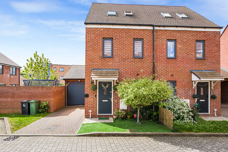 3 bedroom semi-detached house