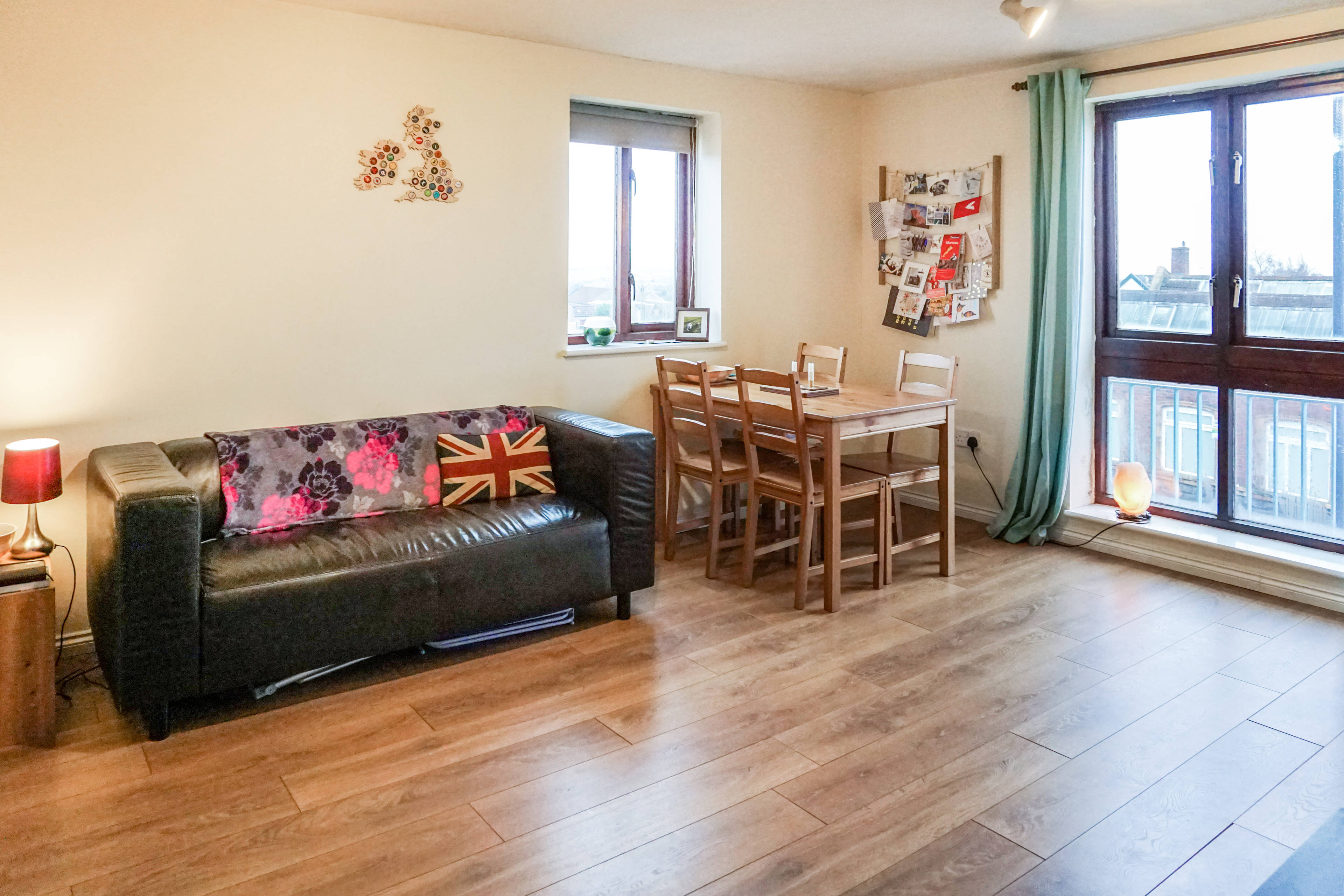 Lounge/Dining Room