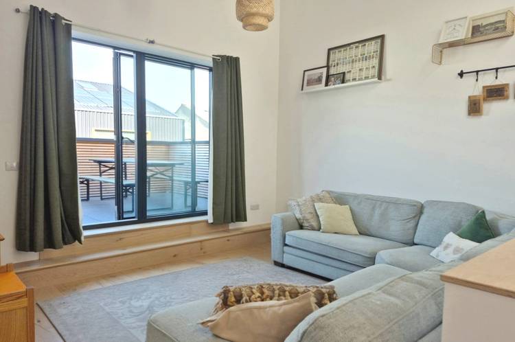 2 bedroom terraced house