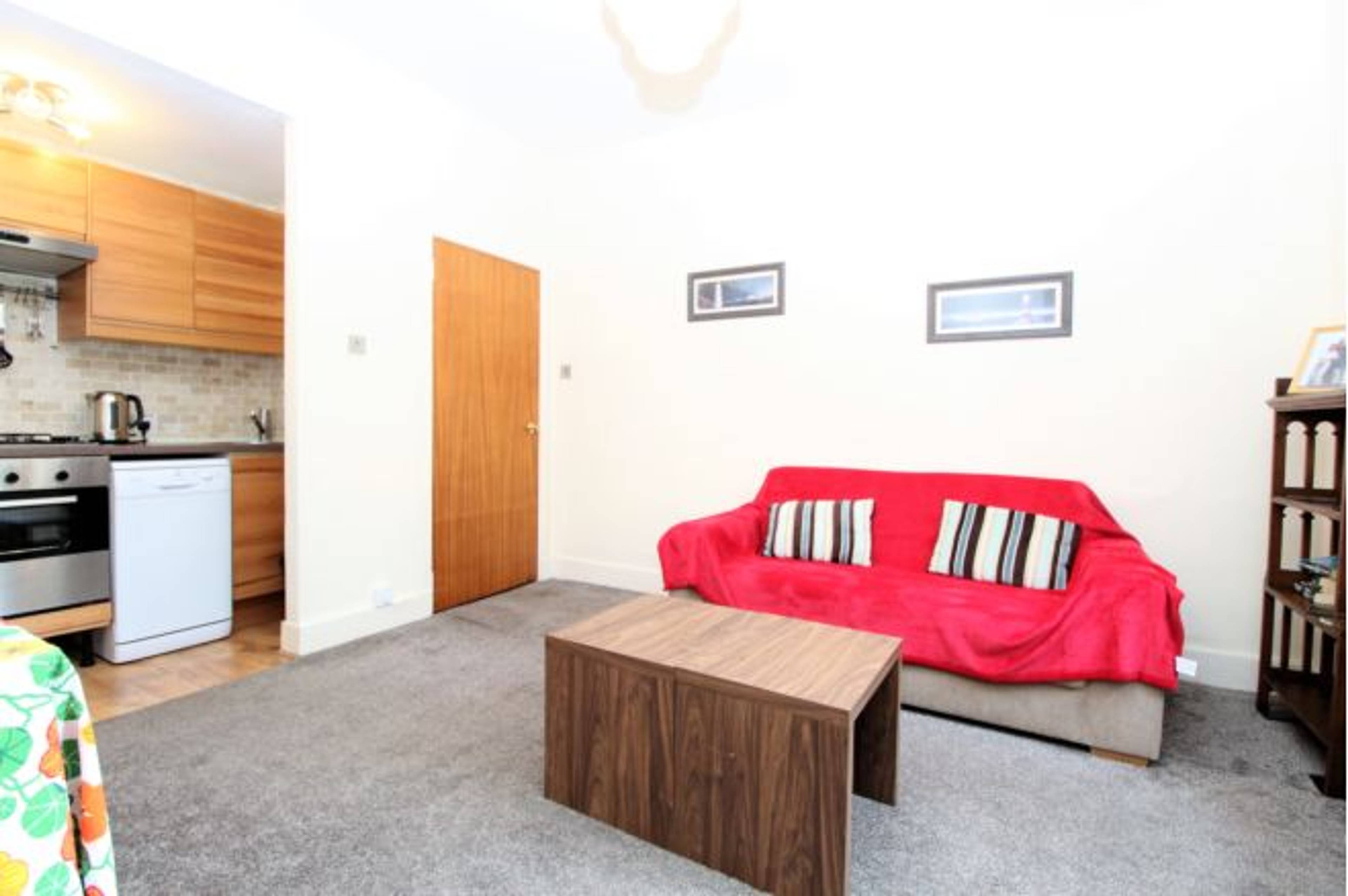 Lounge / Kitchen