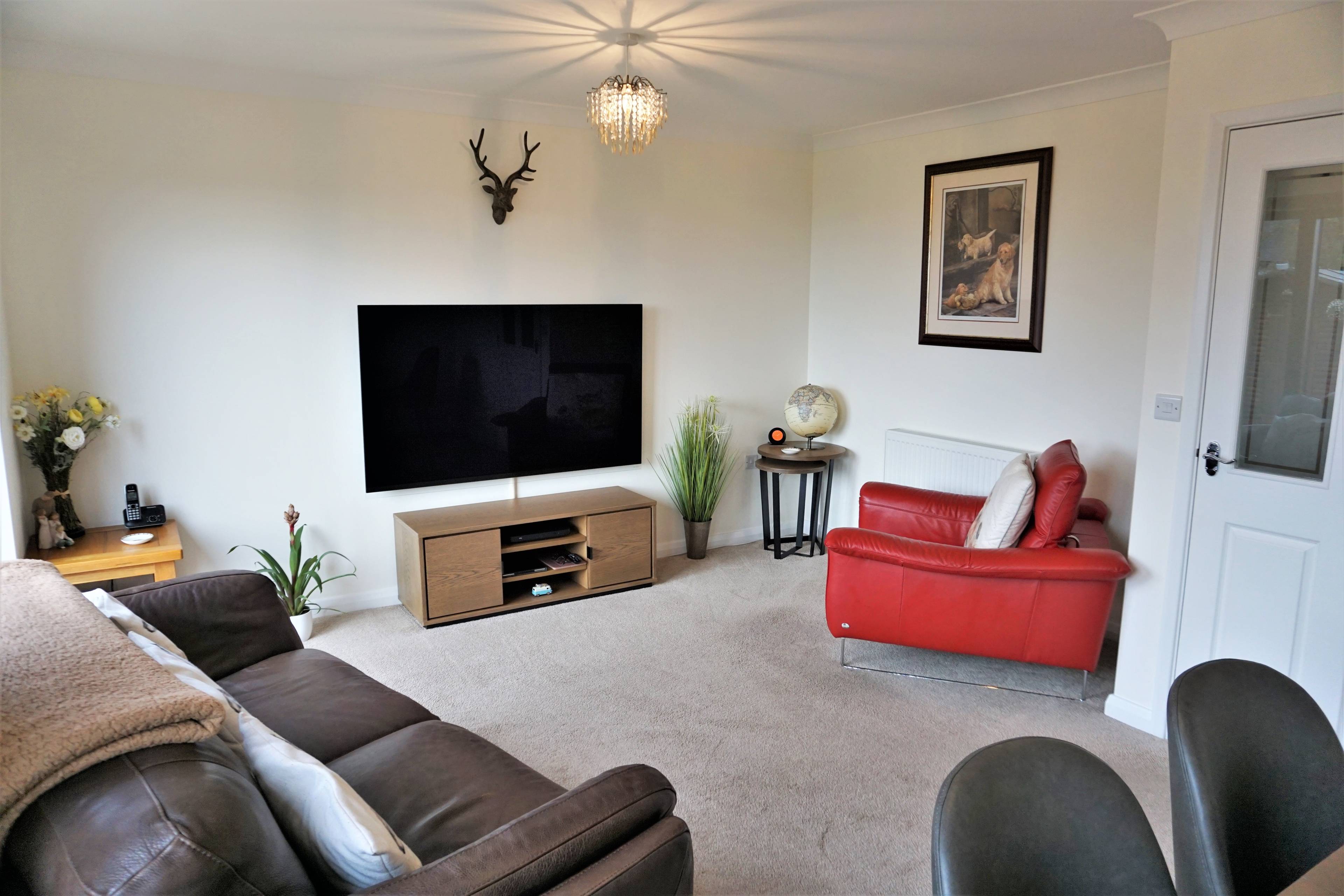 Lounge/Dining Room