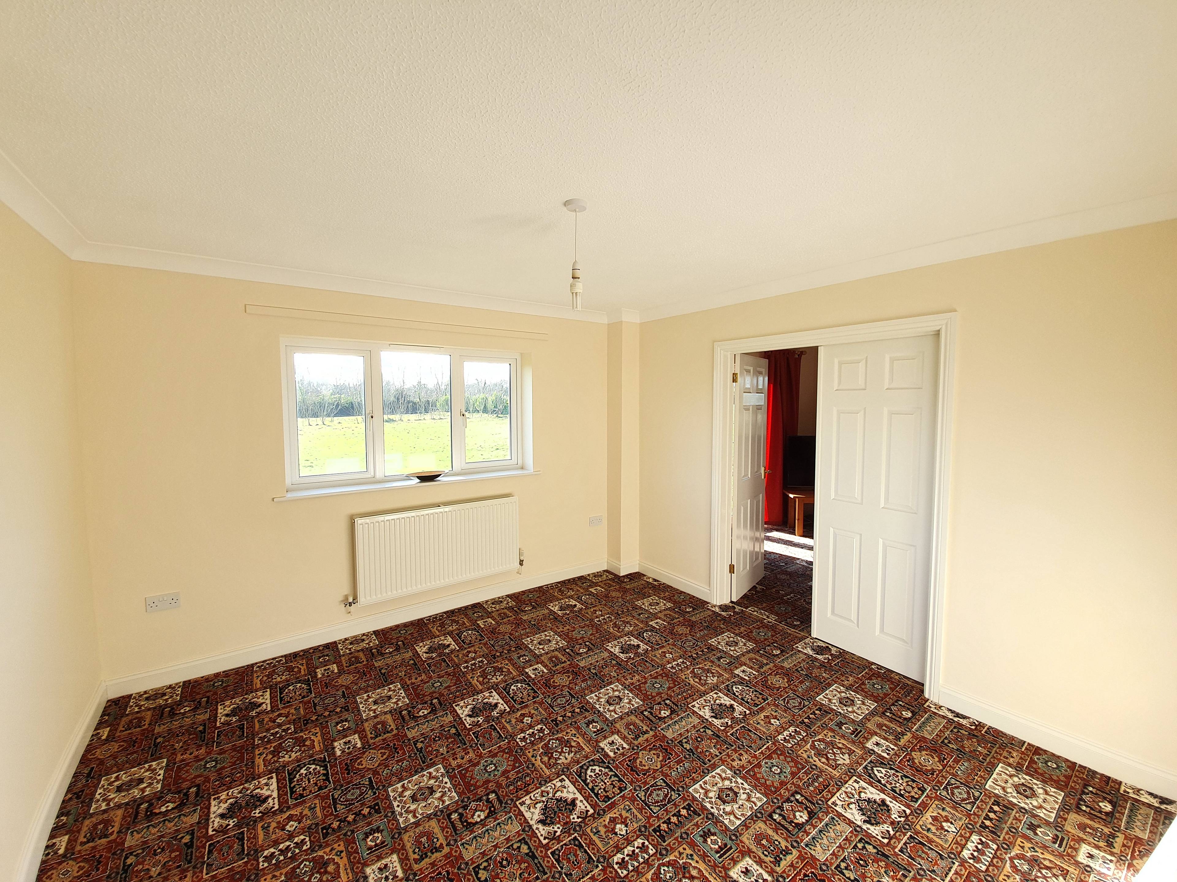 Dining Room/Bed 5