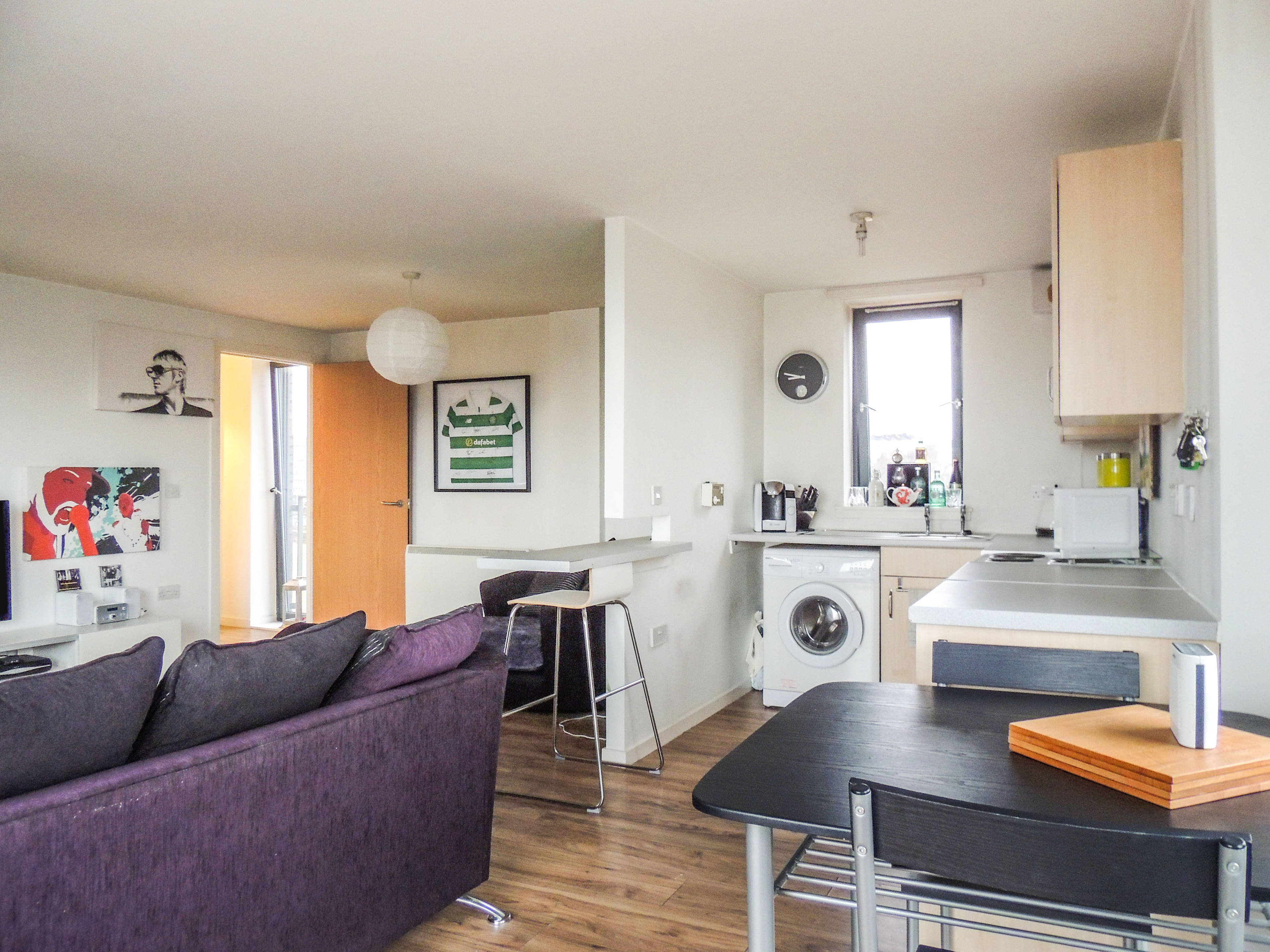 Lounge / Kitchen