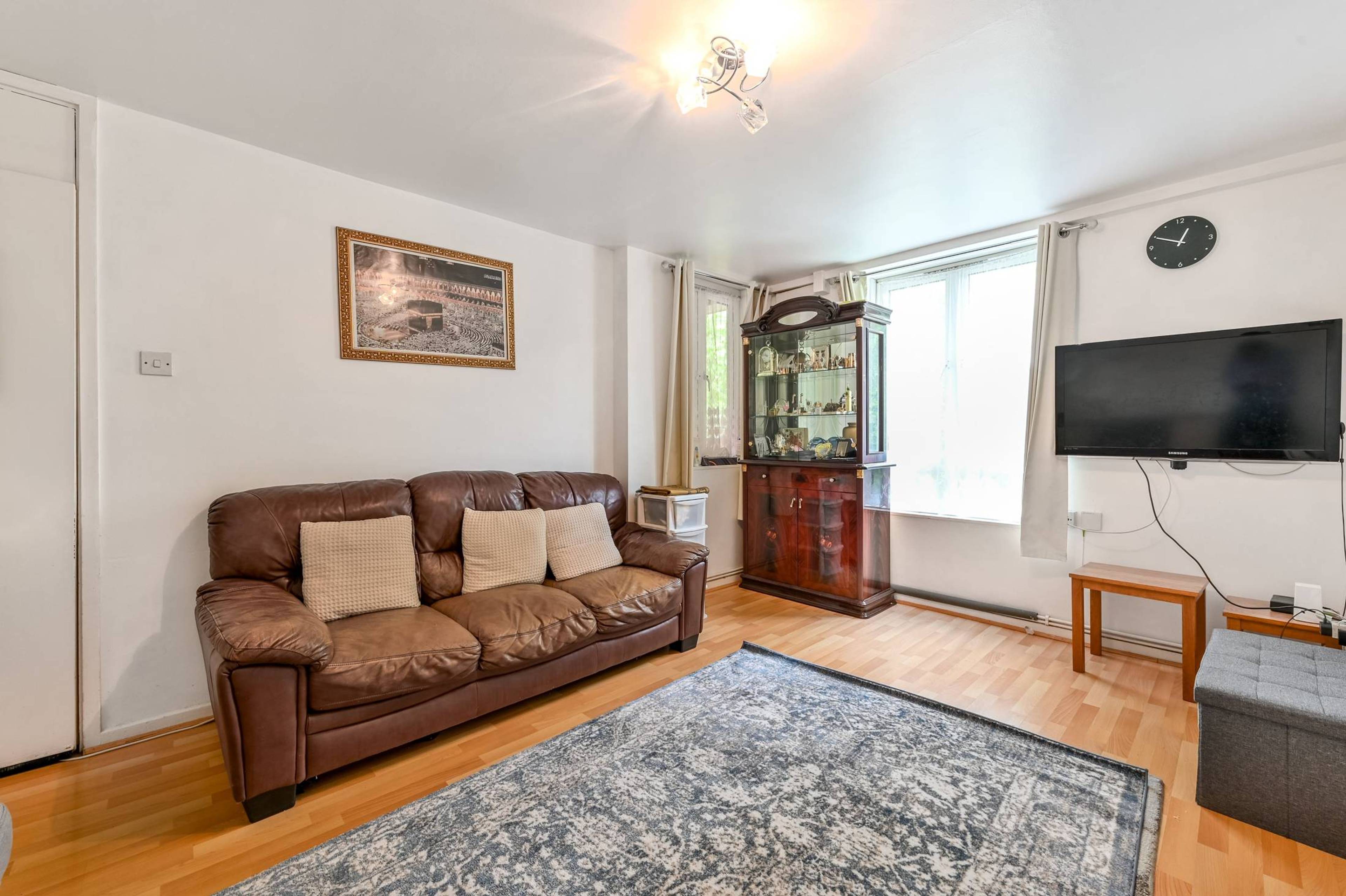Living Room/Bedroom