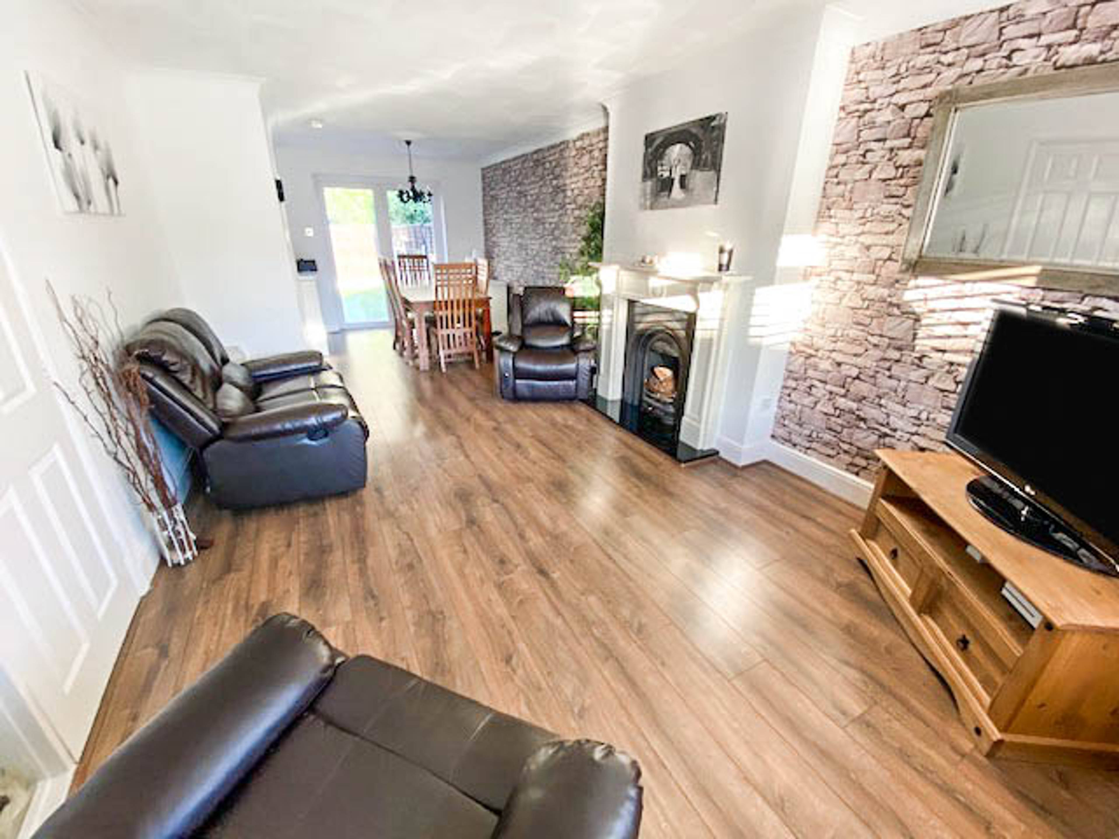 Lounge/Dining Room