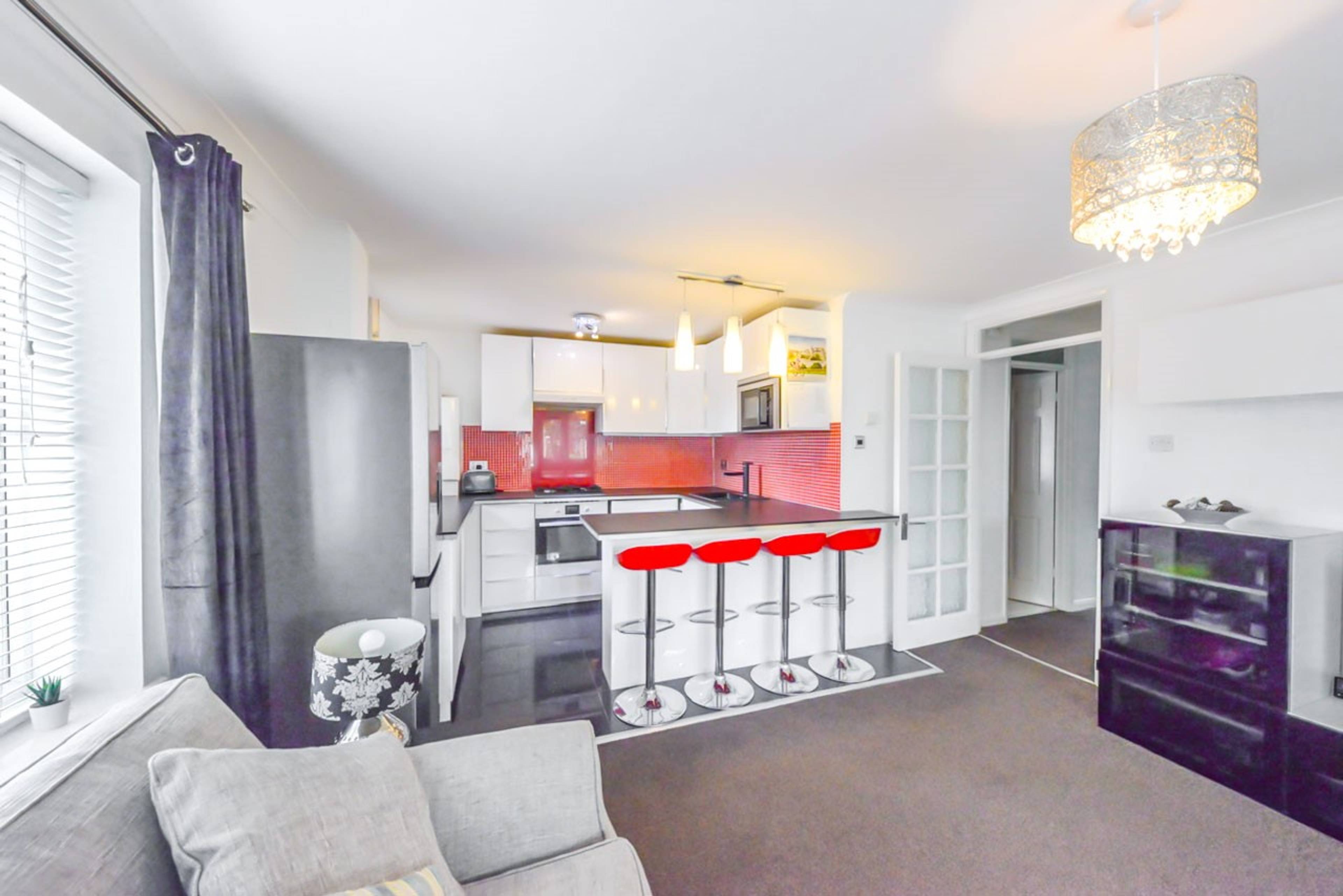 Lounge / Kitchen
