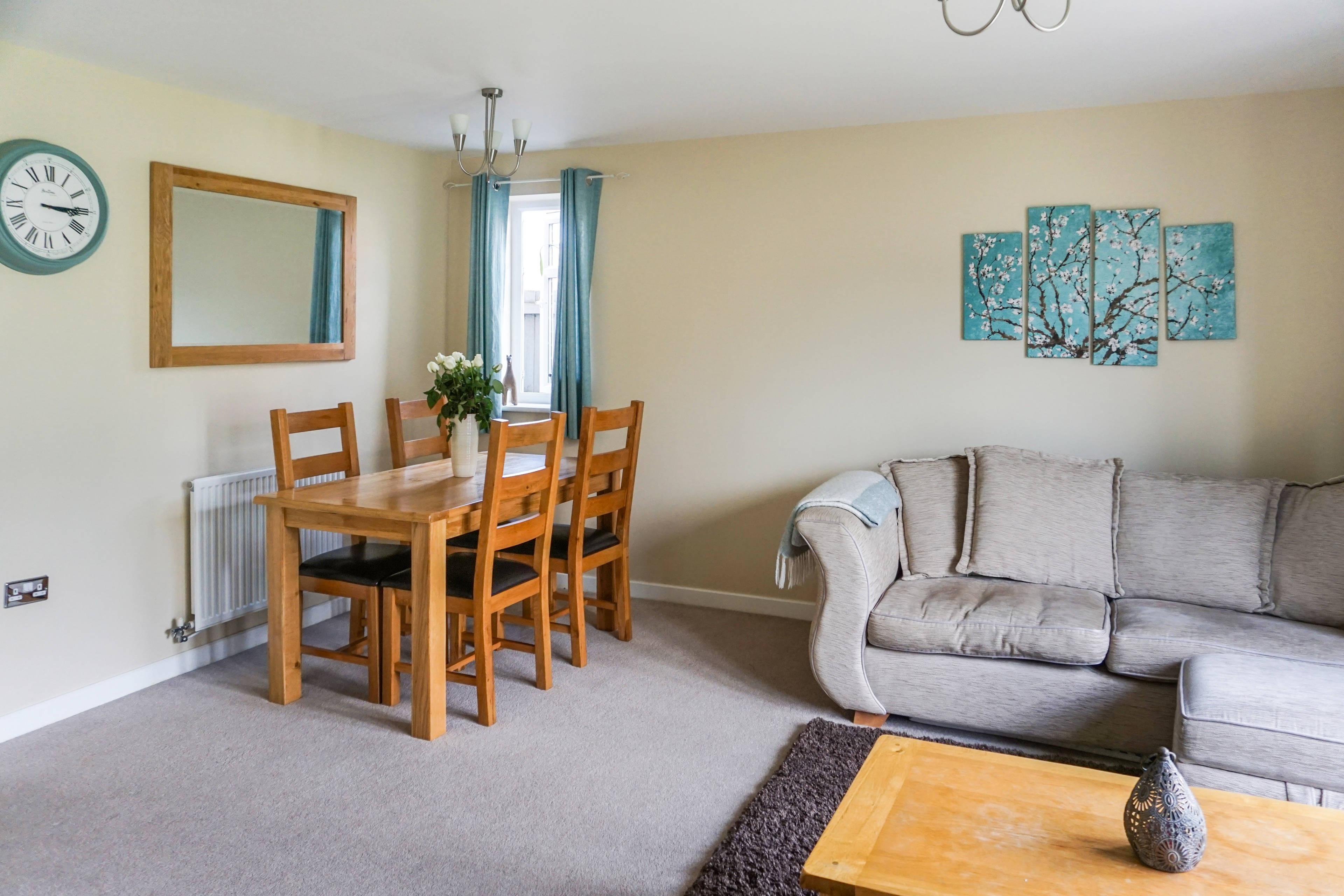 Lounge/Dining Room