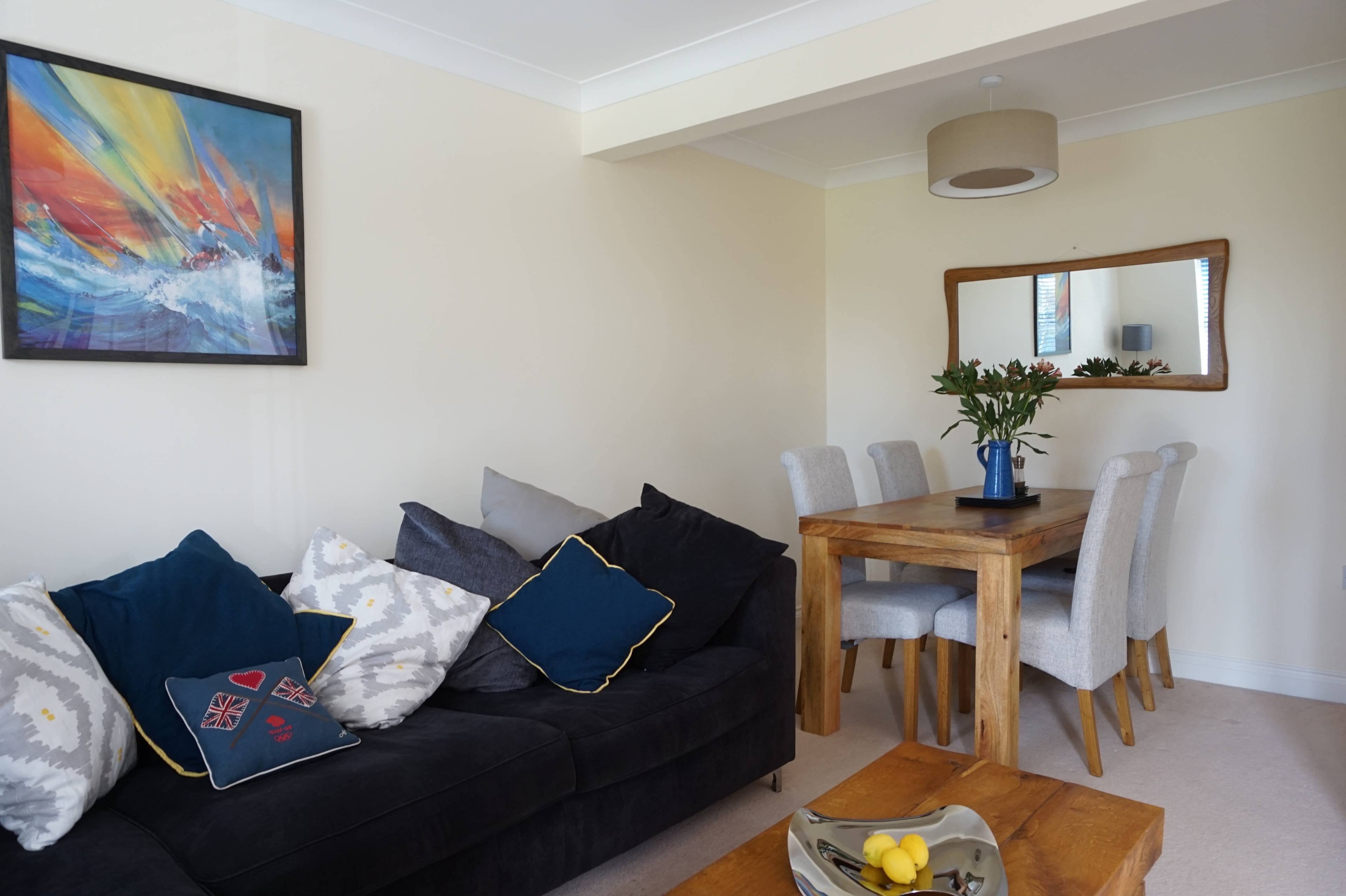 Lounge/Dining Room