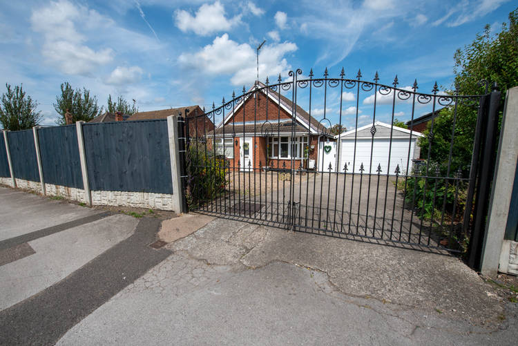 3 bedroom detached bungalow