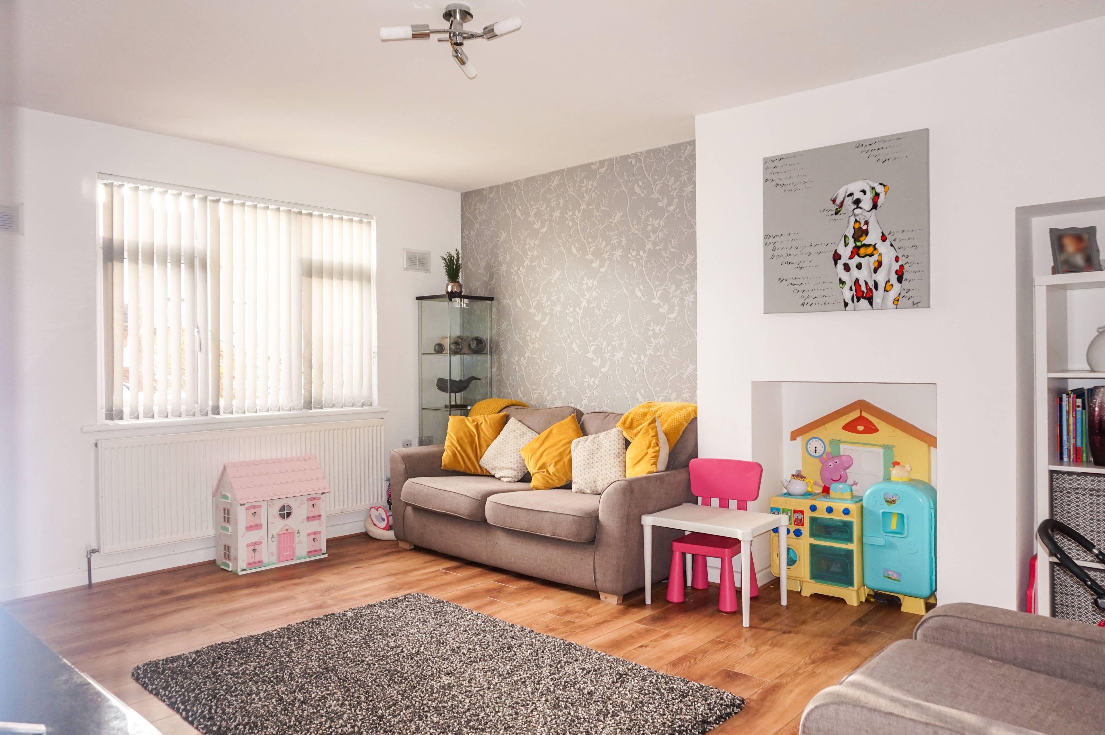 Lounge/Dining Room