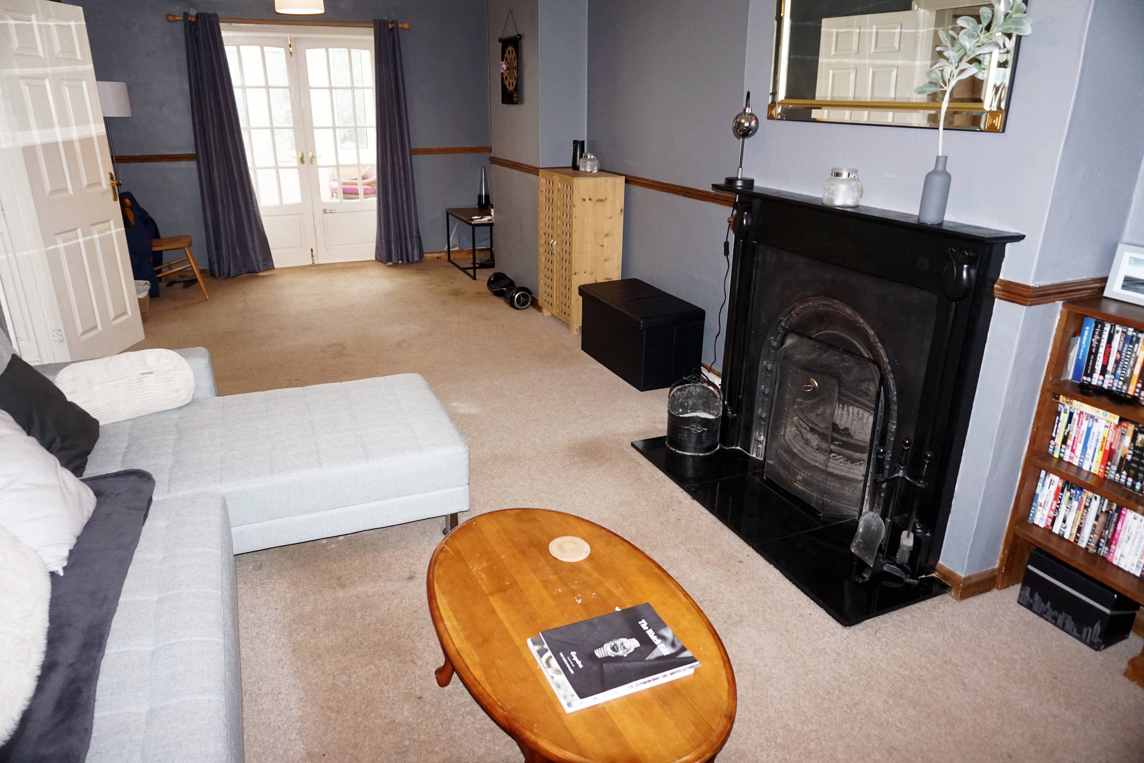 Lounge/Dining Room