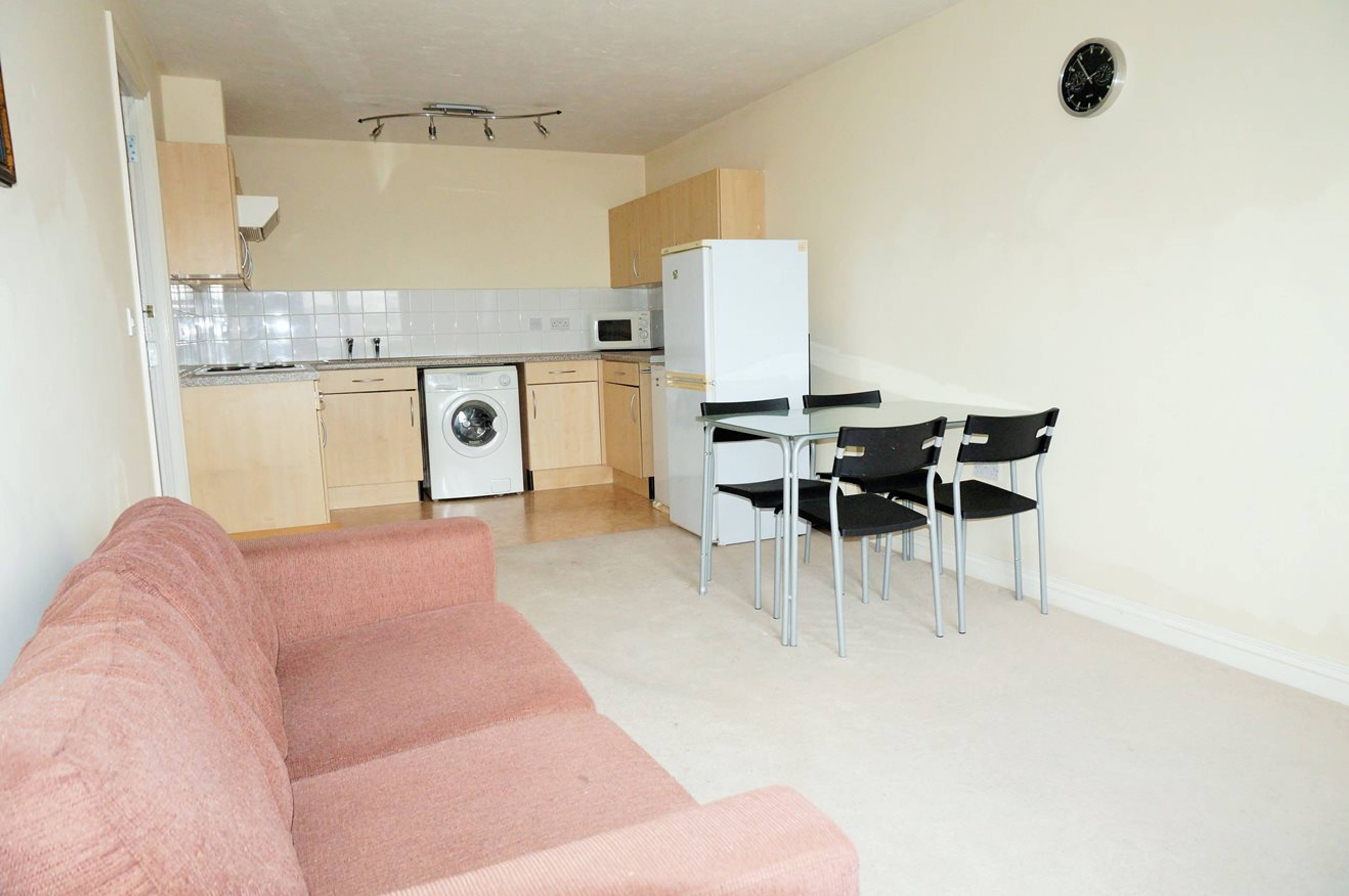 Lounge/Dining Room