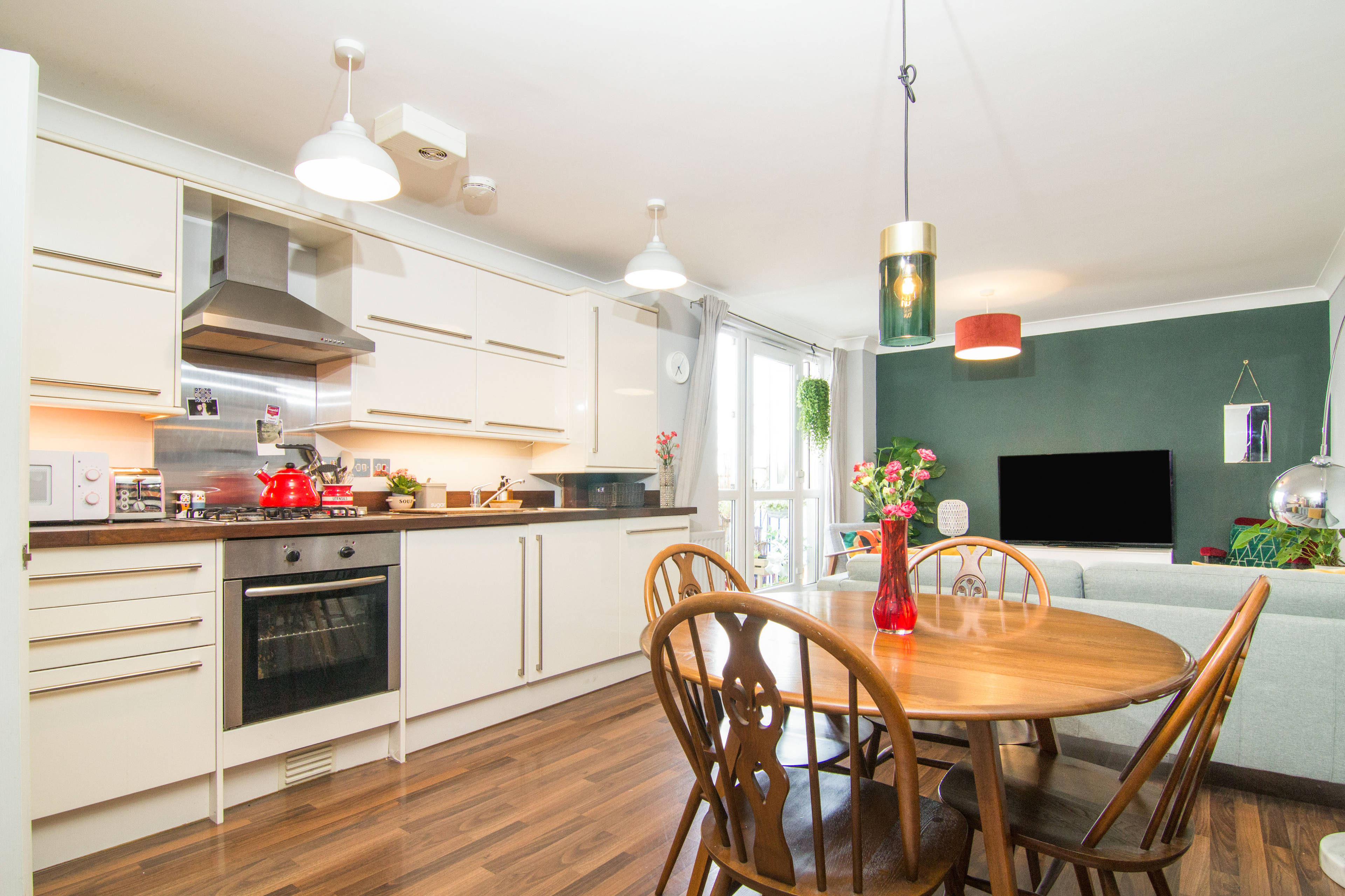 Lounge / Kitchen