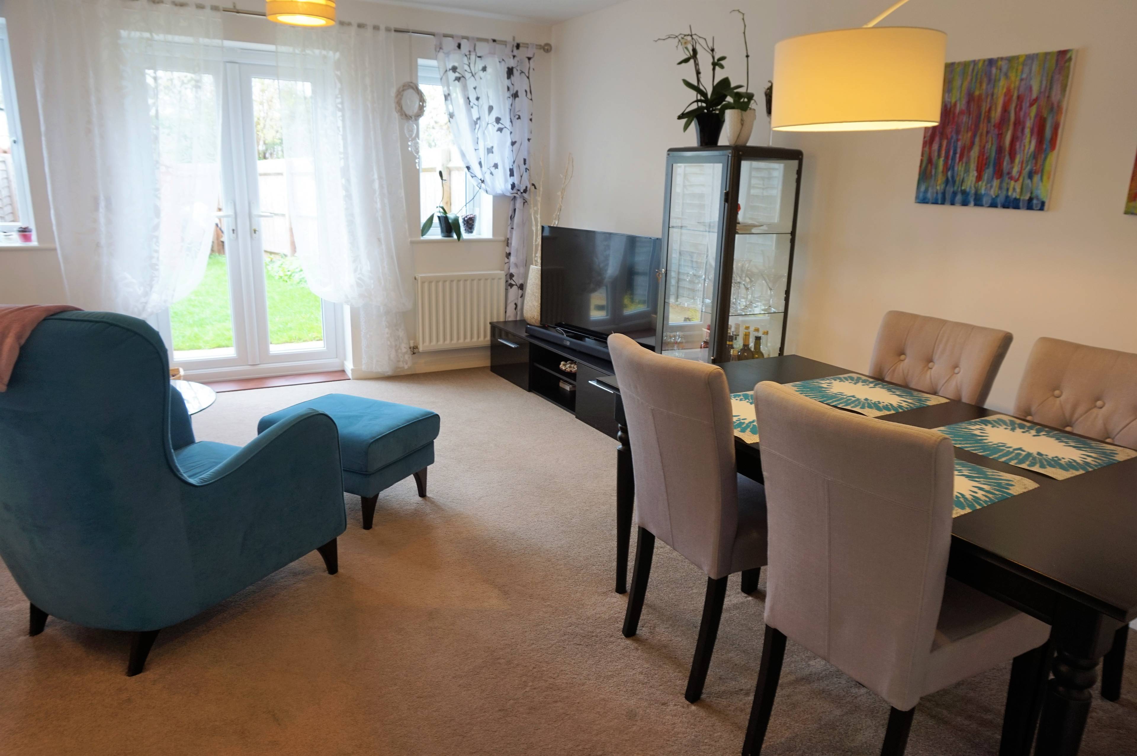 Lounge/Dining Room