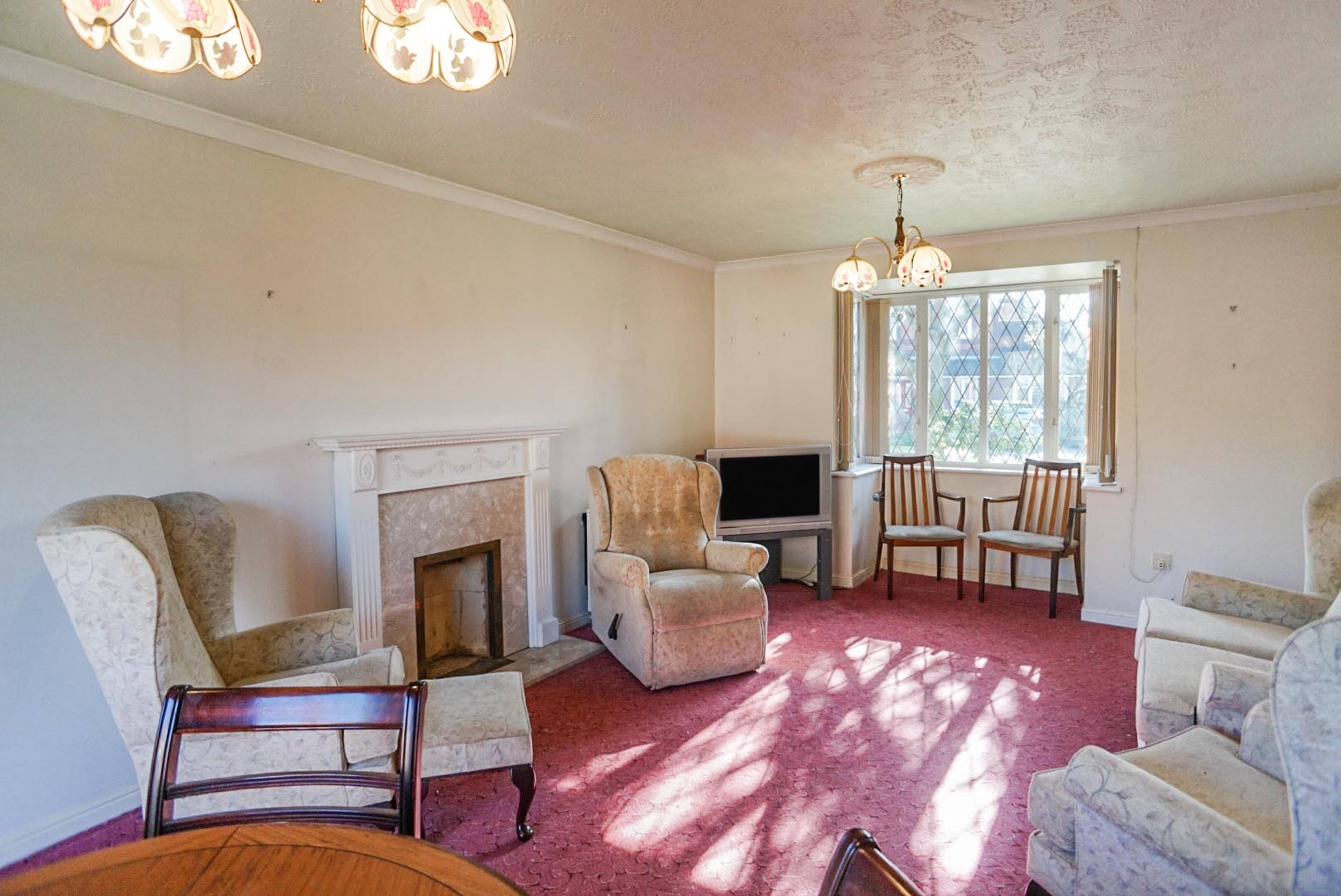 Lounge/Dining Room