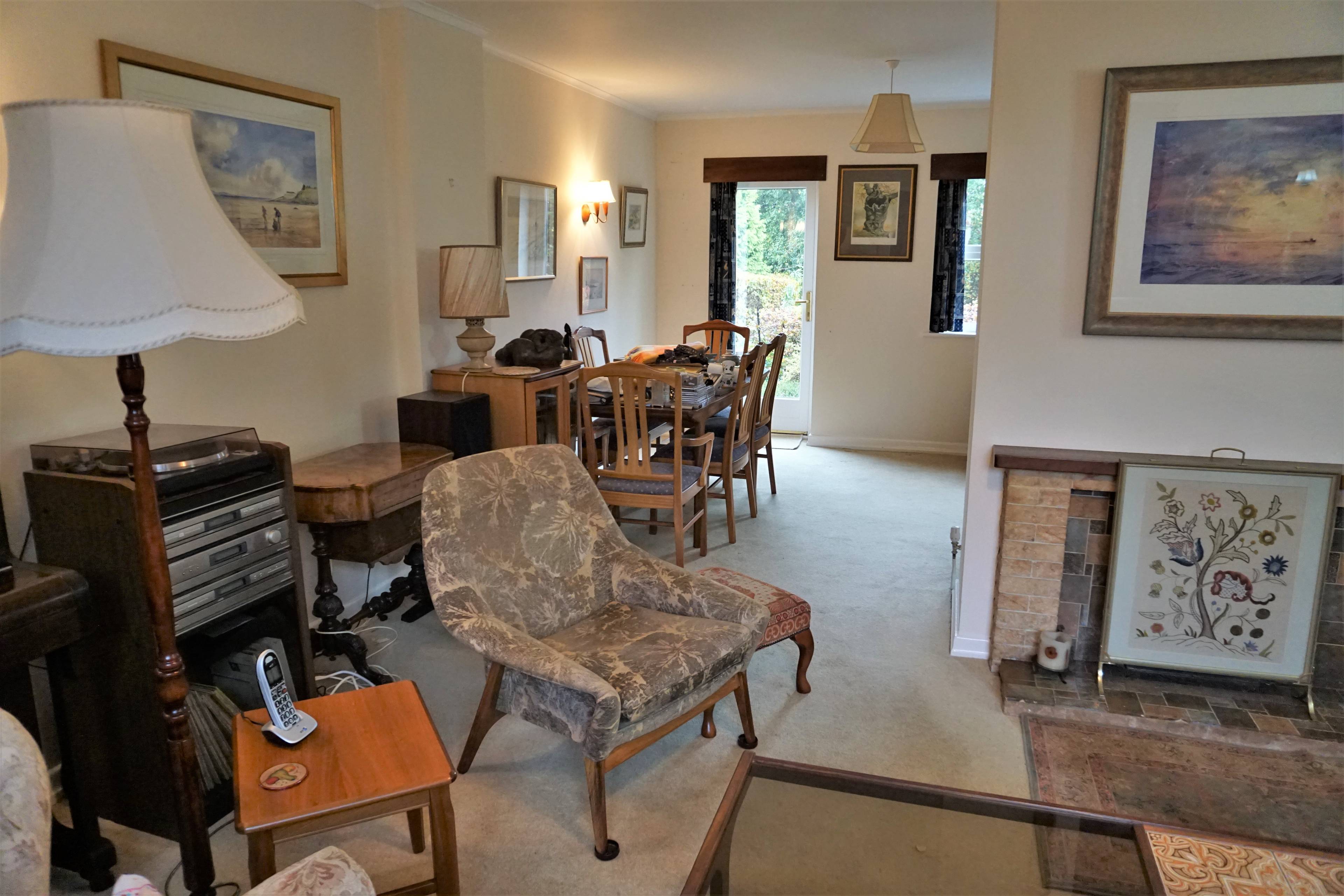 Lounge/Dining Room