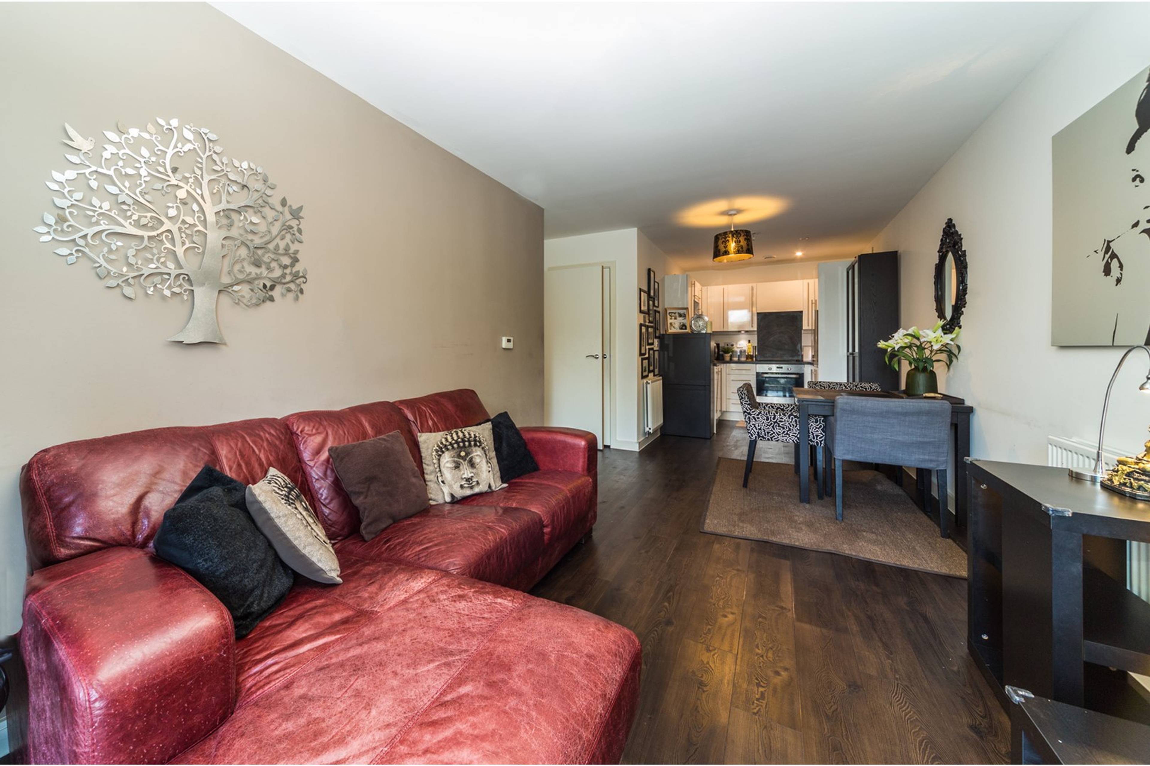 Lounge / Kitchen