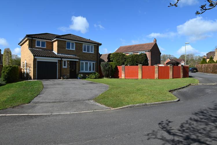 4 bedroom detached house