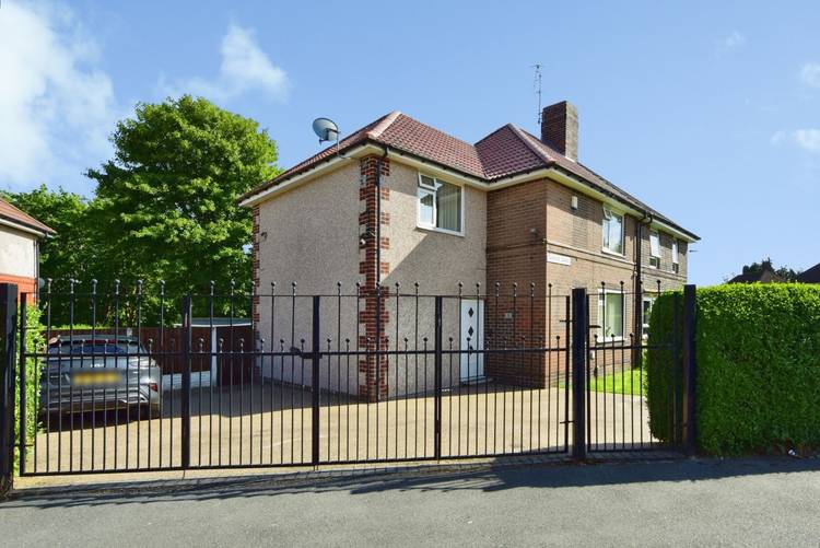 4 bedroom semi-detached house