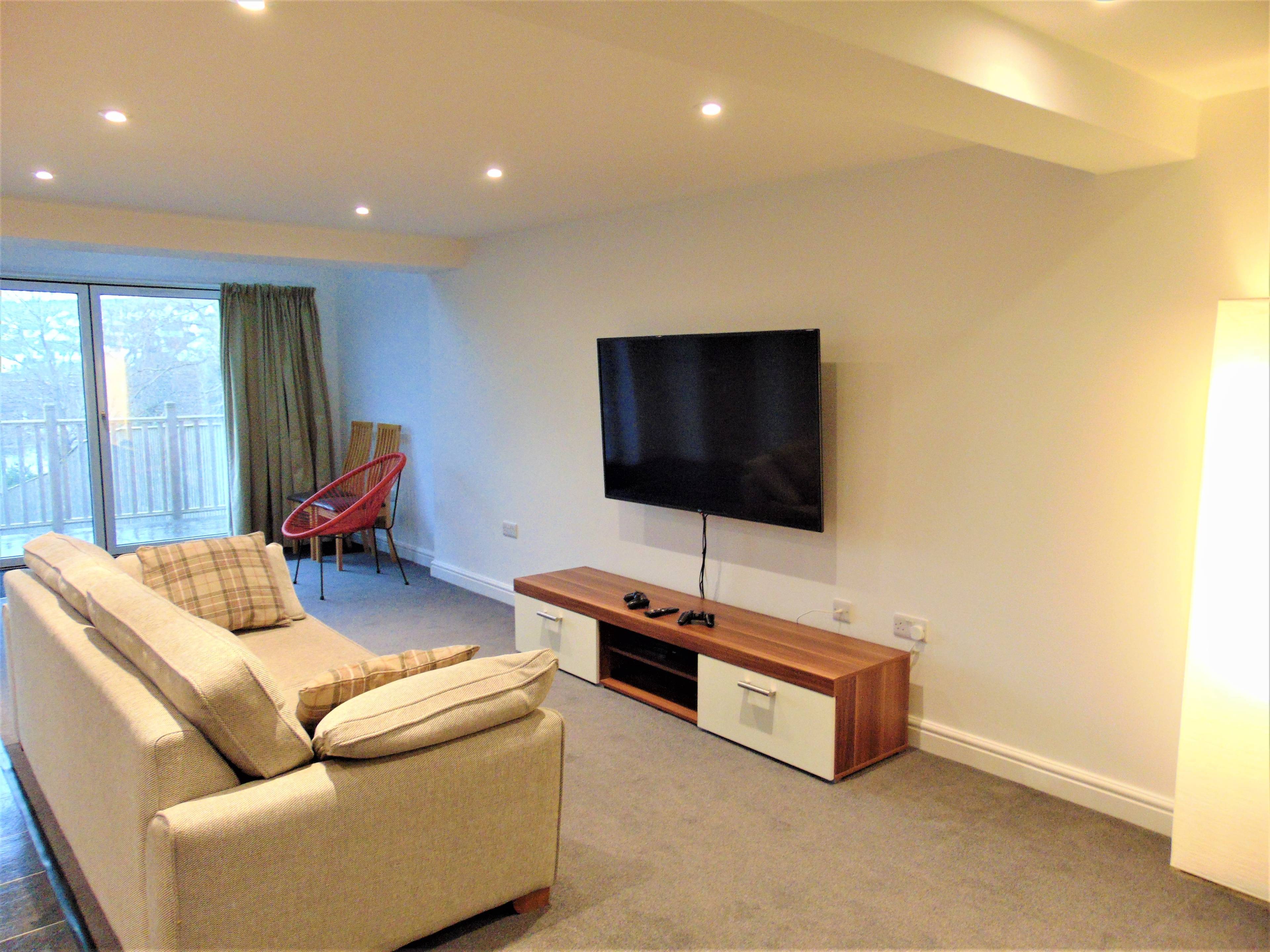 Lounge/Family/Games