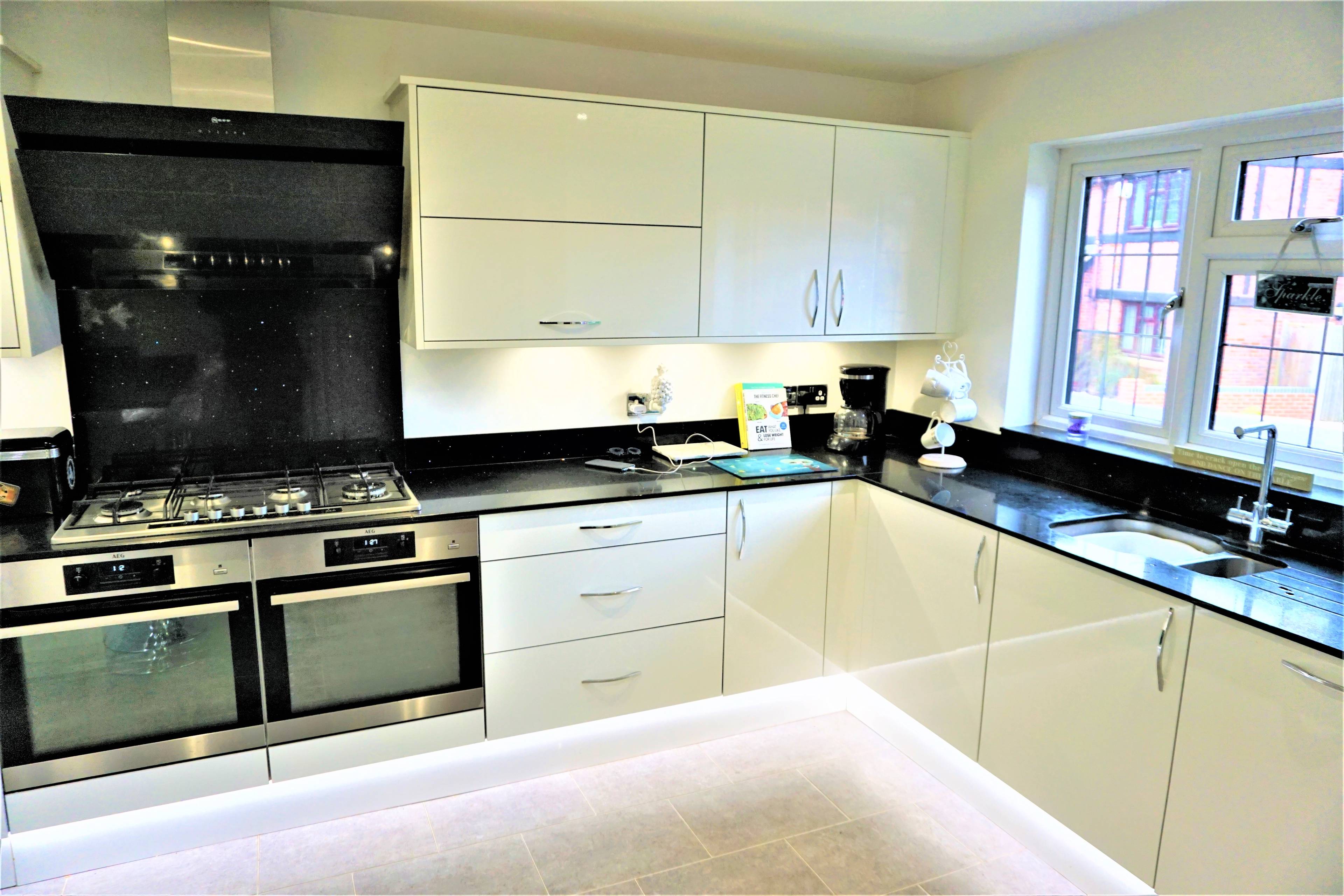 Kitchen/Breakfast