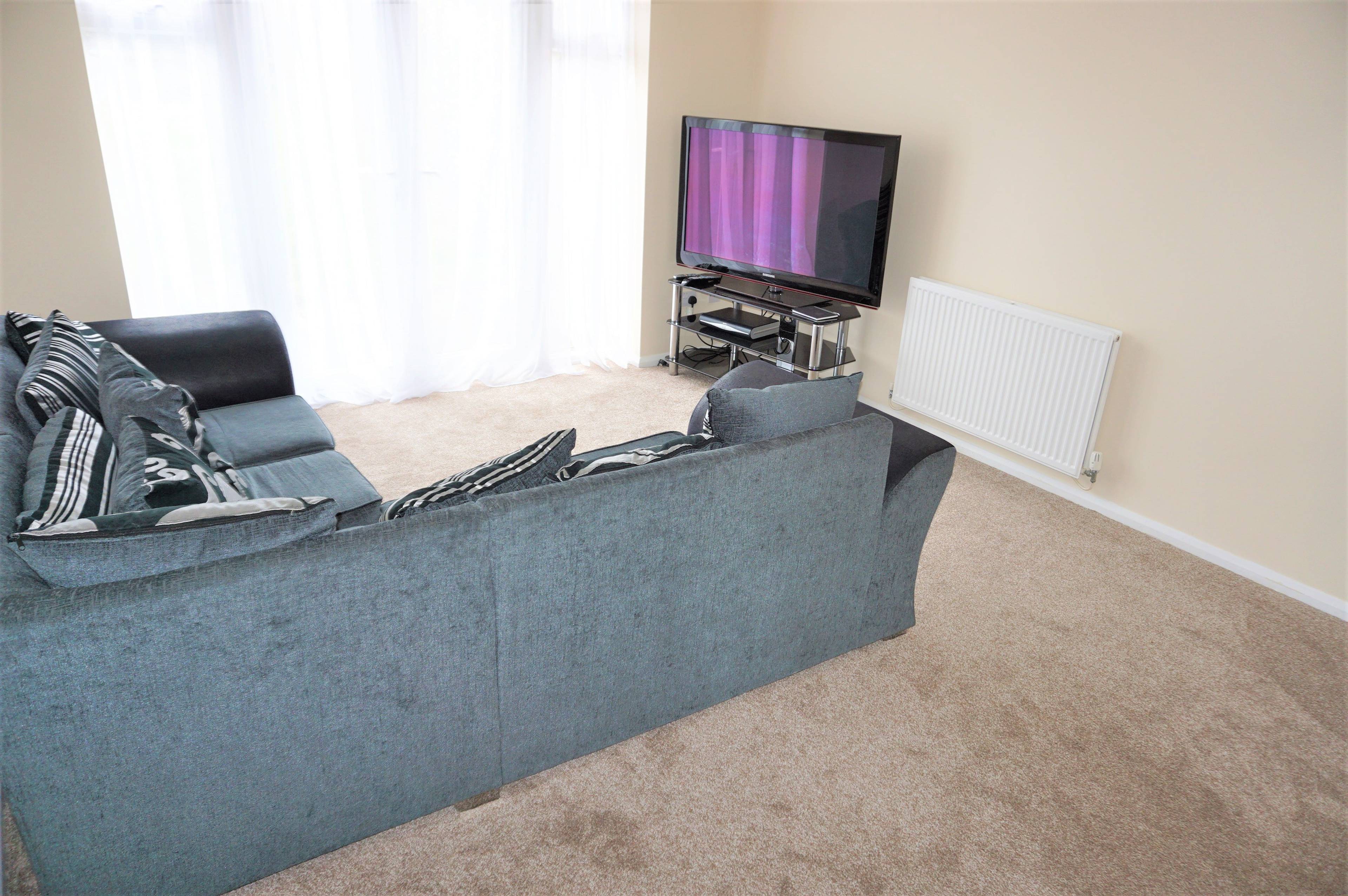 Lounge/Dining Room