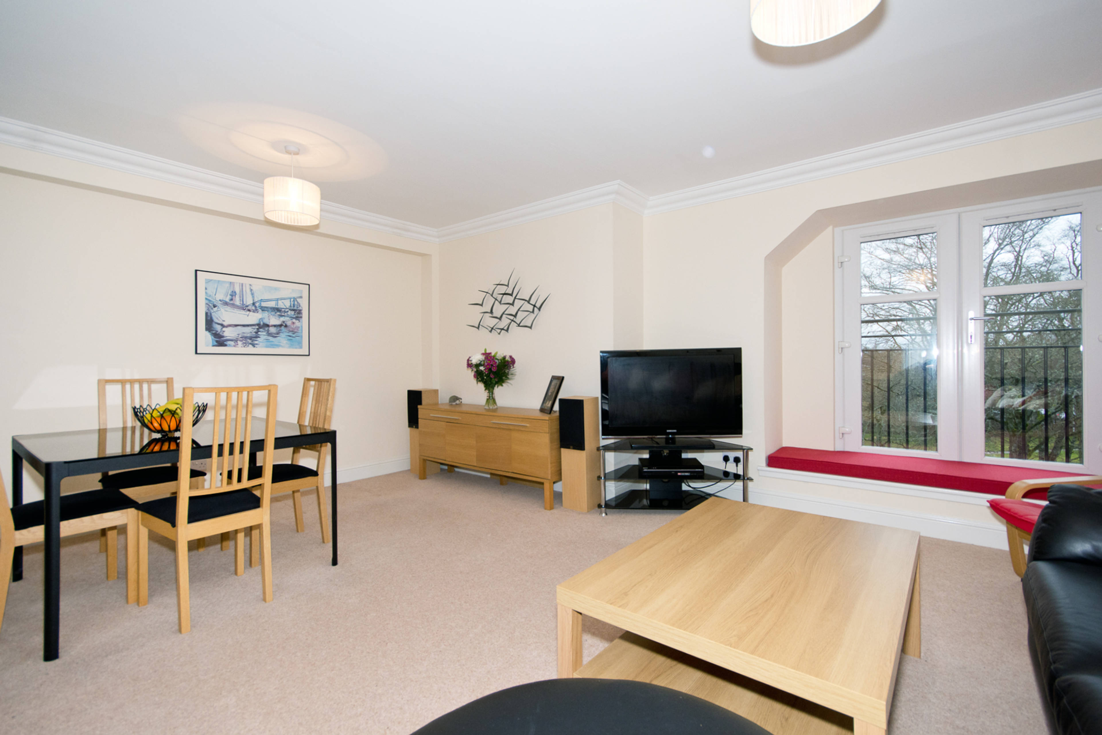 Lounge / Kitchen