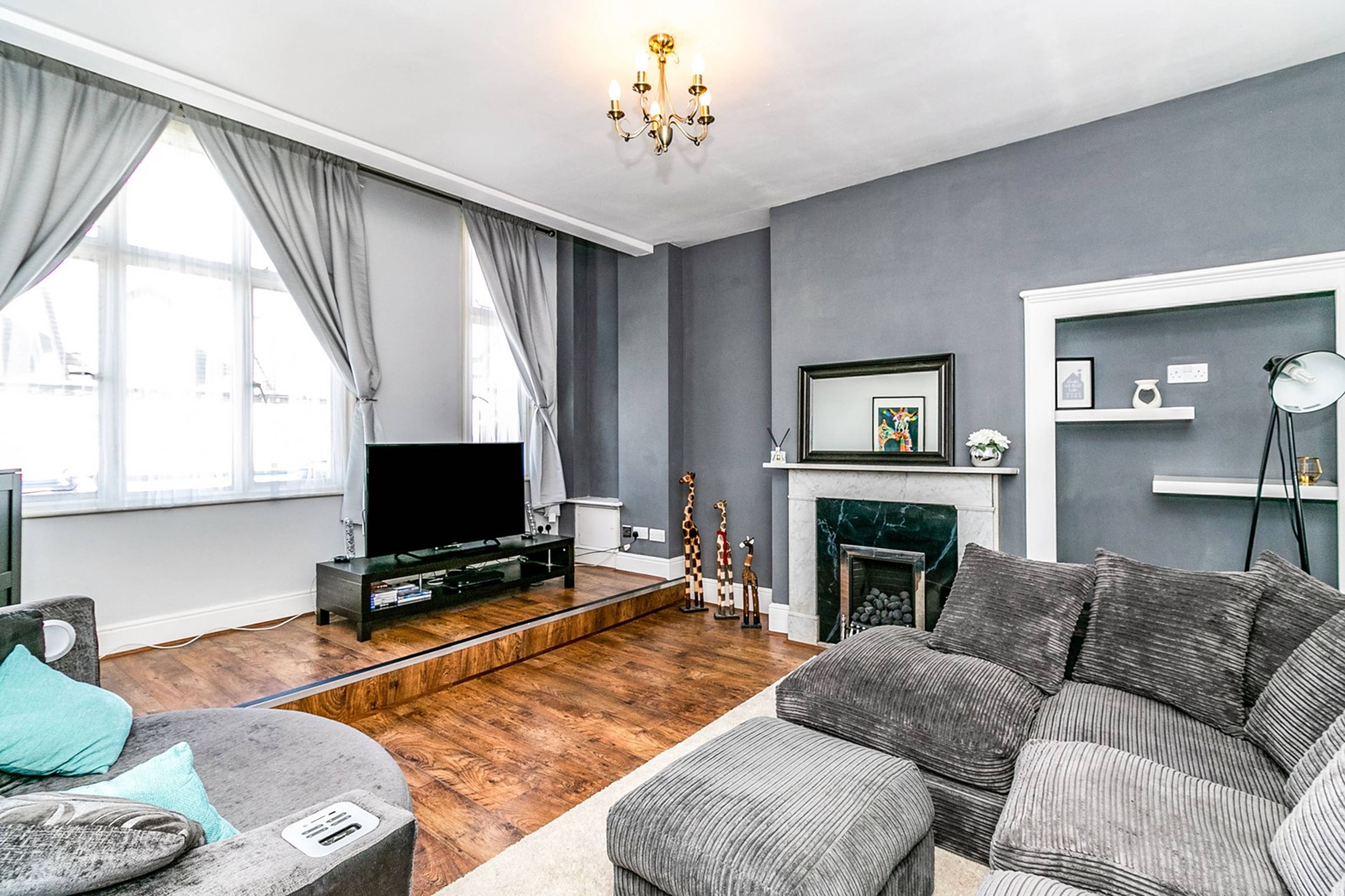 Lounge/Dining Room