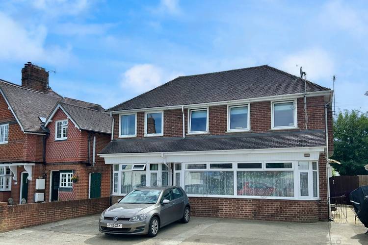 3 bedroom maisonette