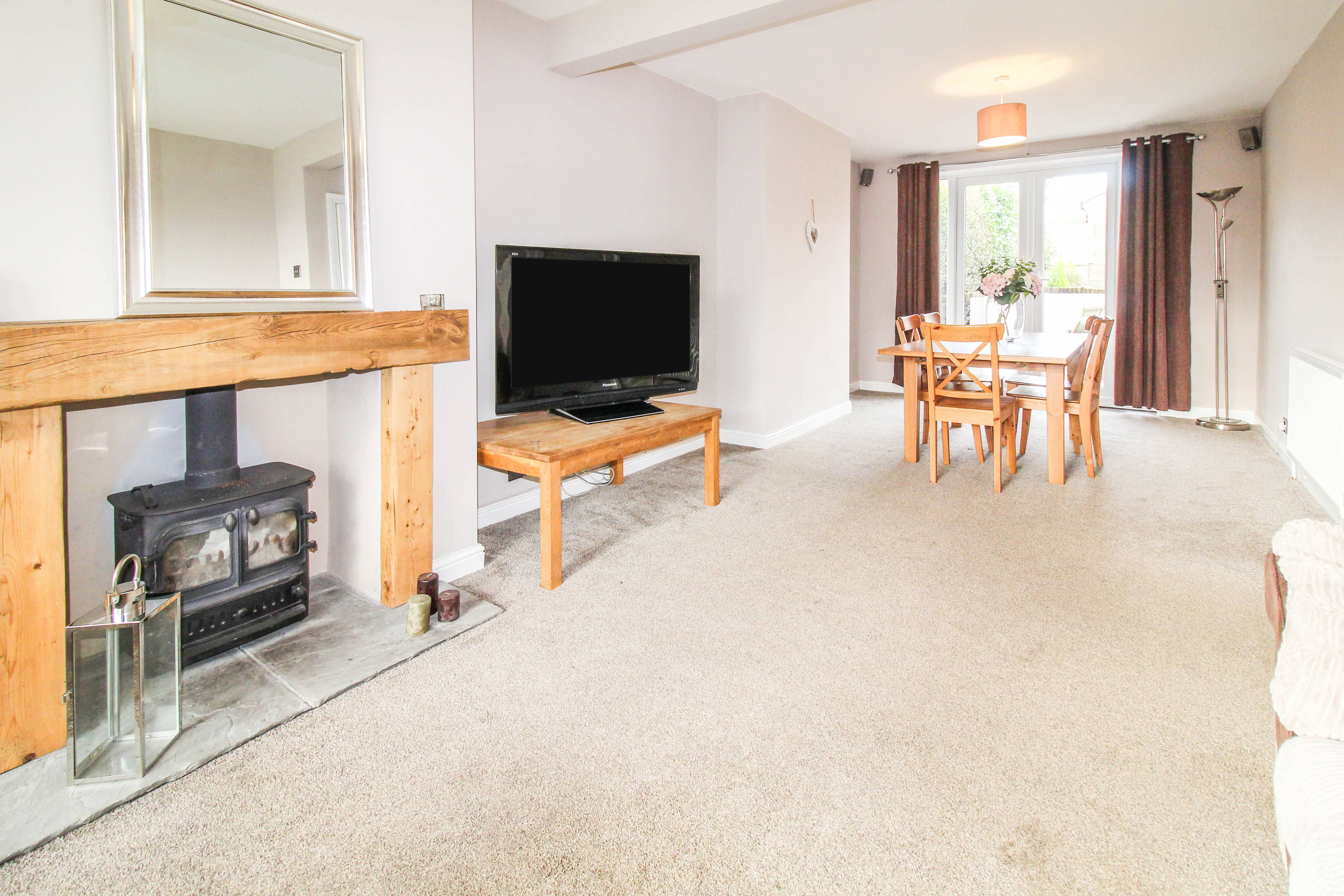 Lounge/Dining Room