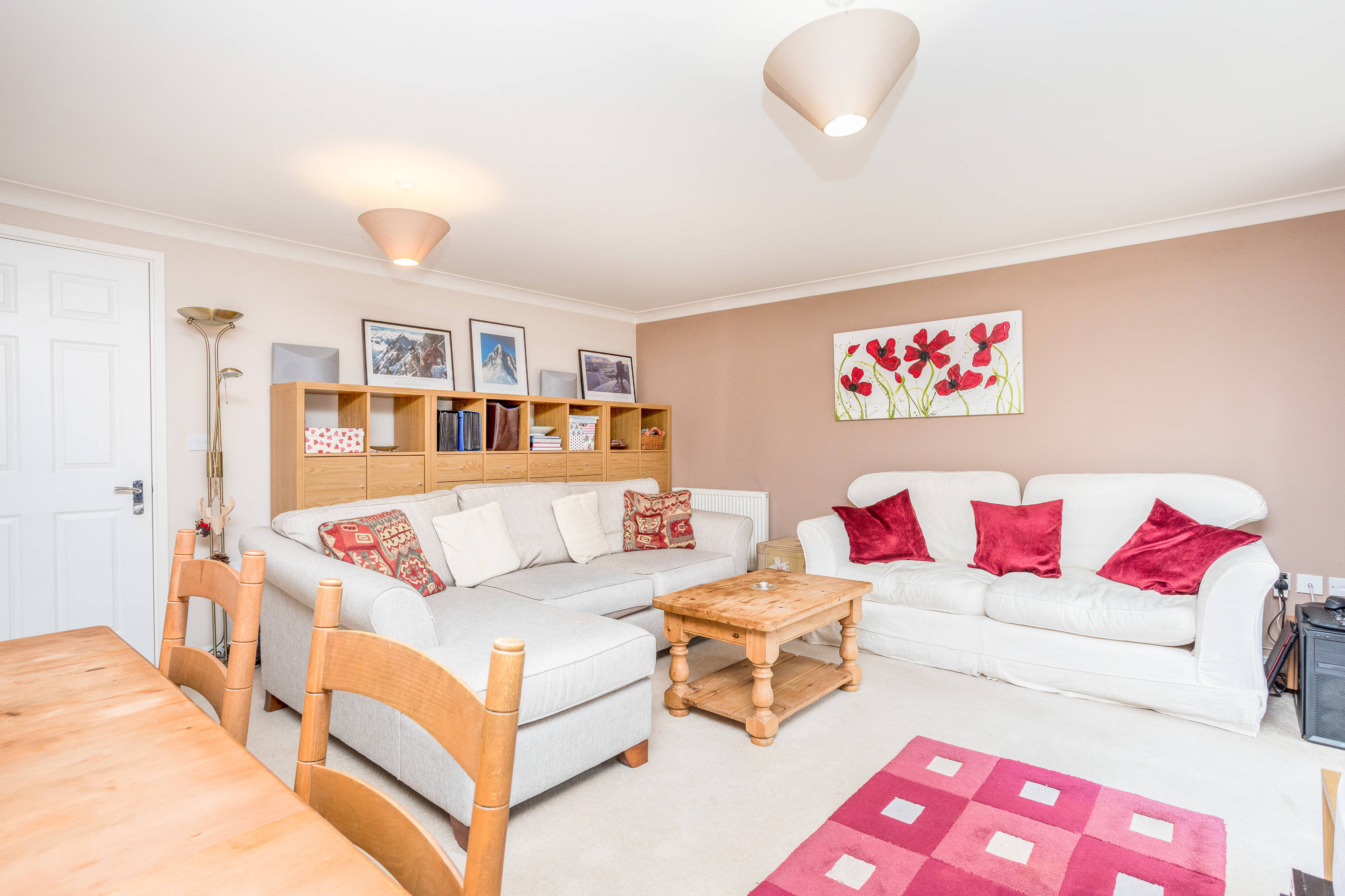 Lounge/Dining Room