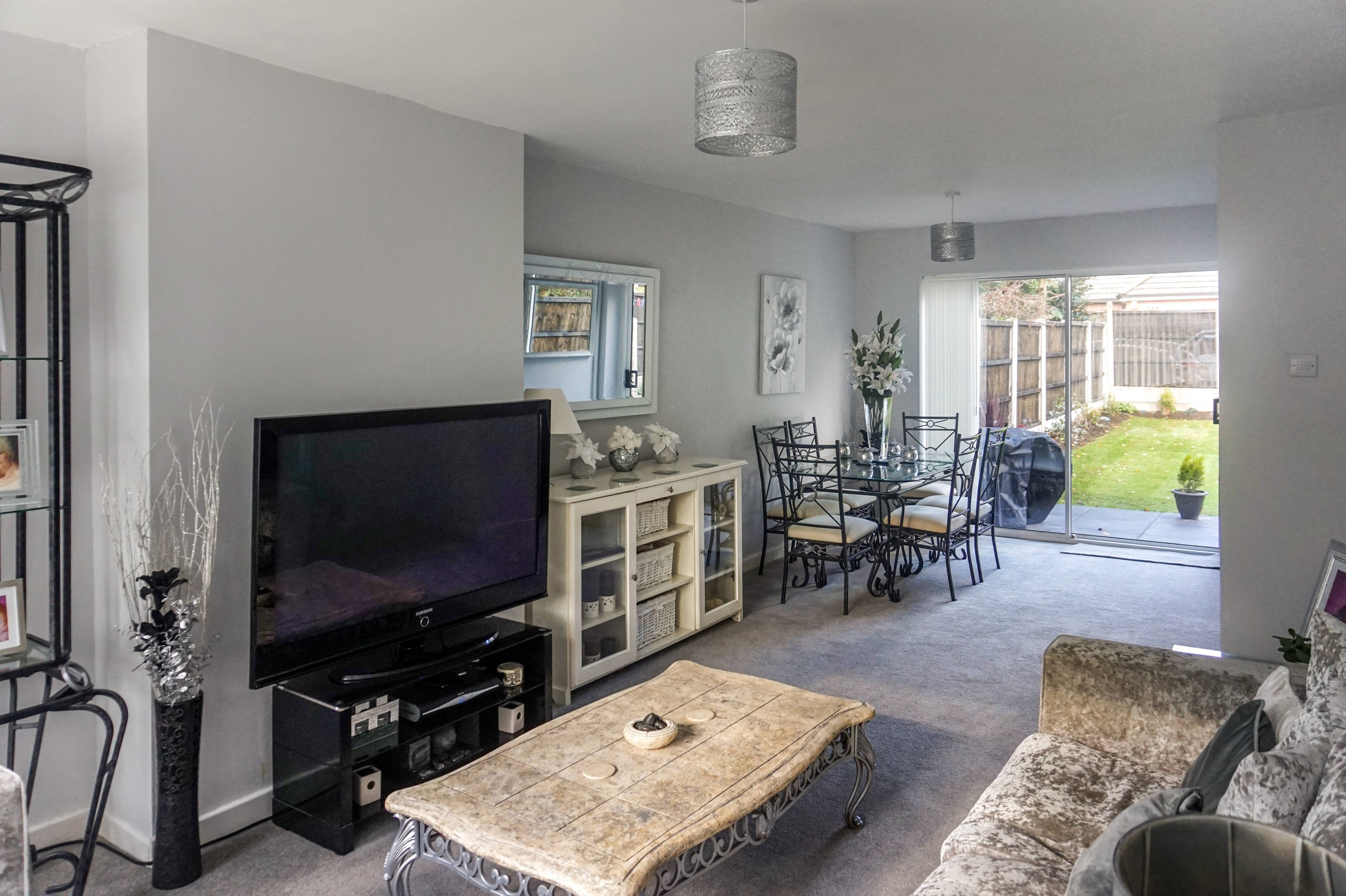 Lounge/Dining Room