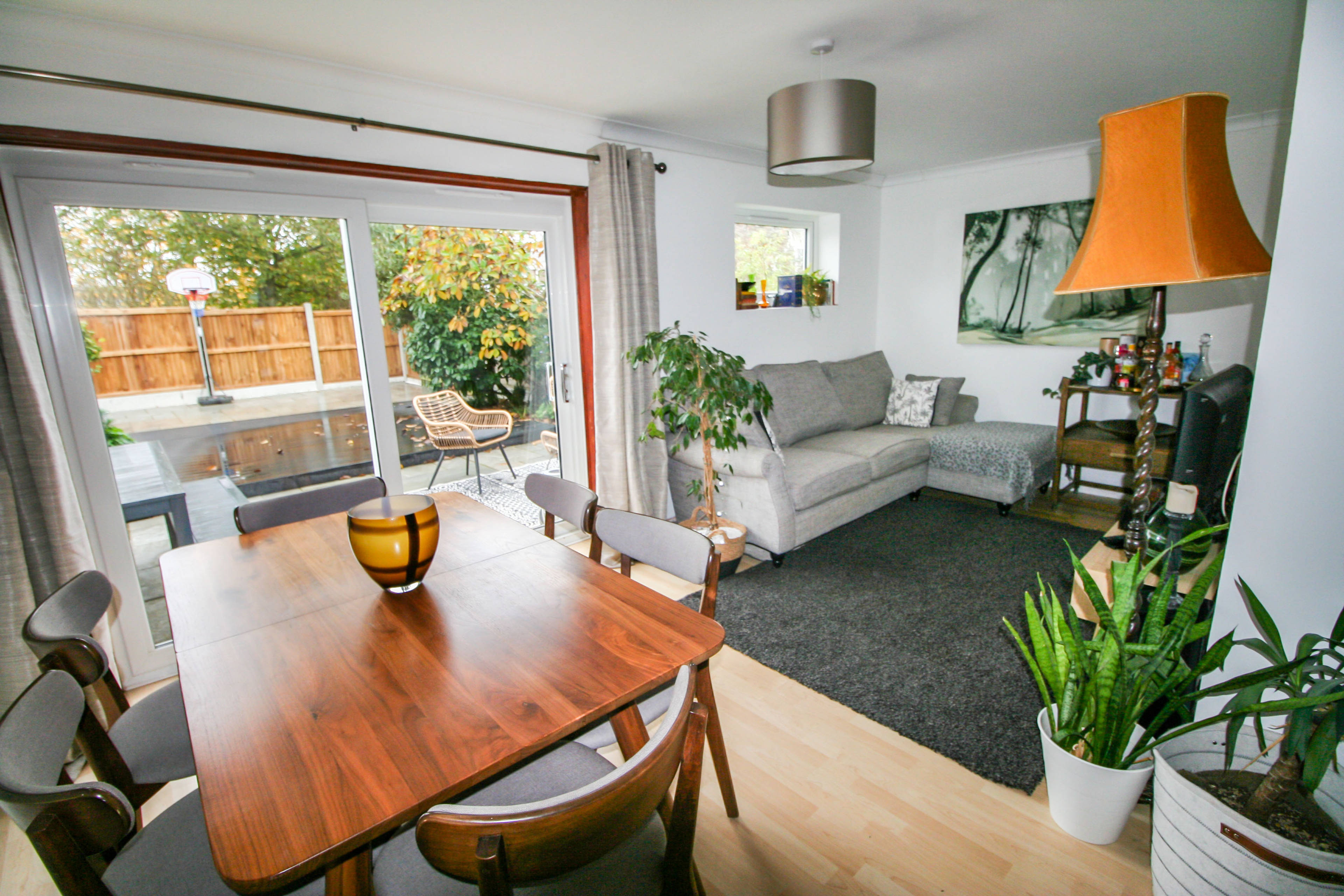 Lounge/Dining Room