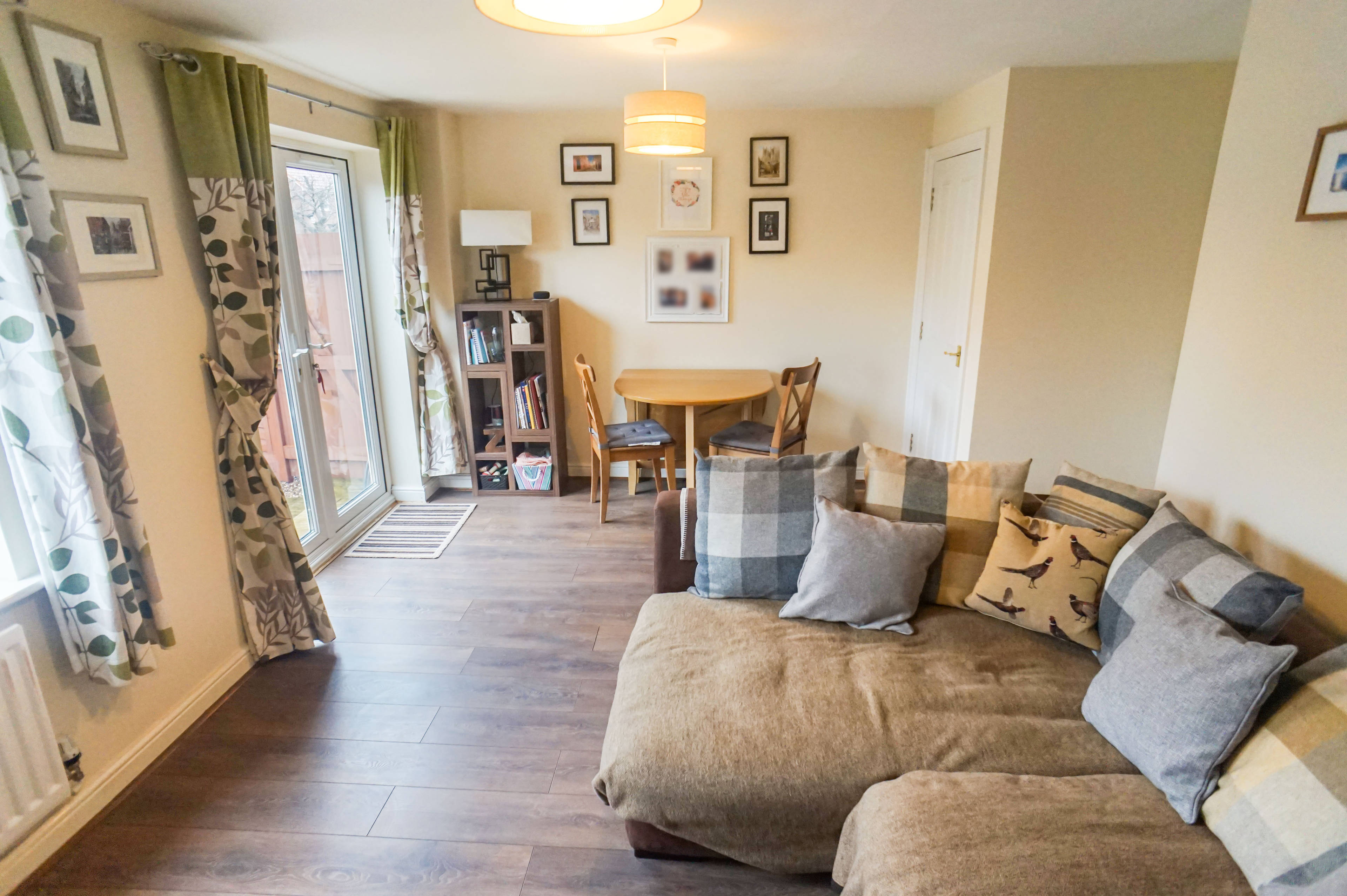 Lounge/Dining Room