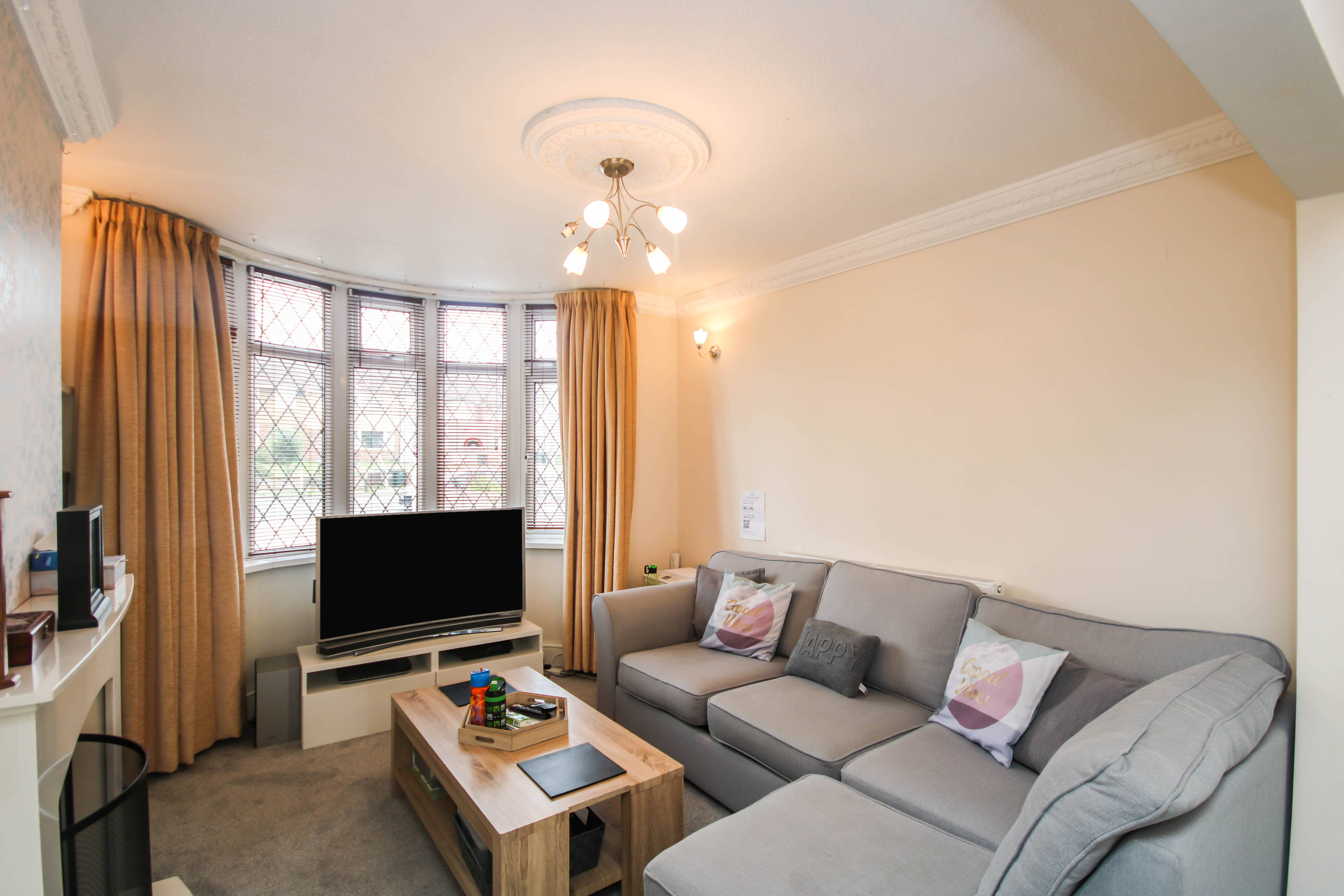 Lounge/Dining Room