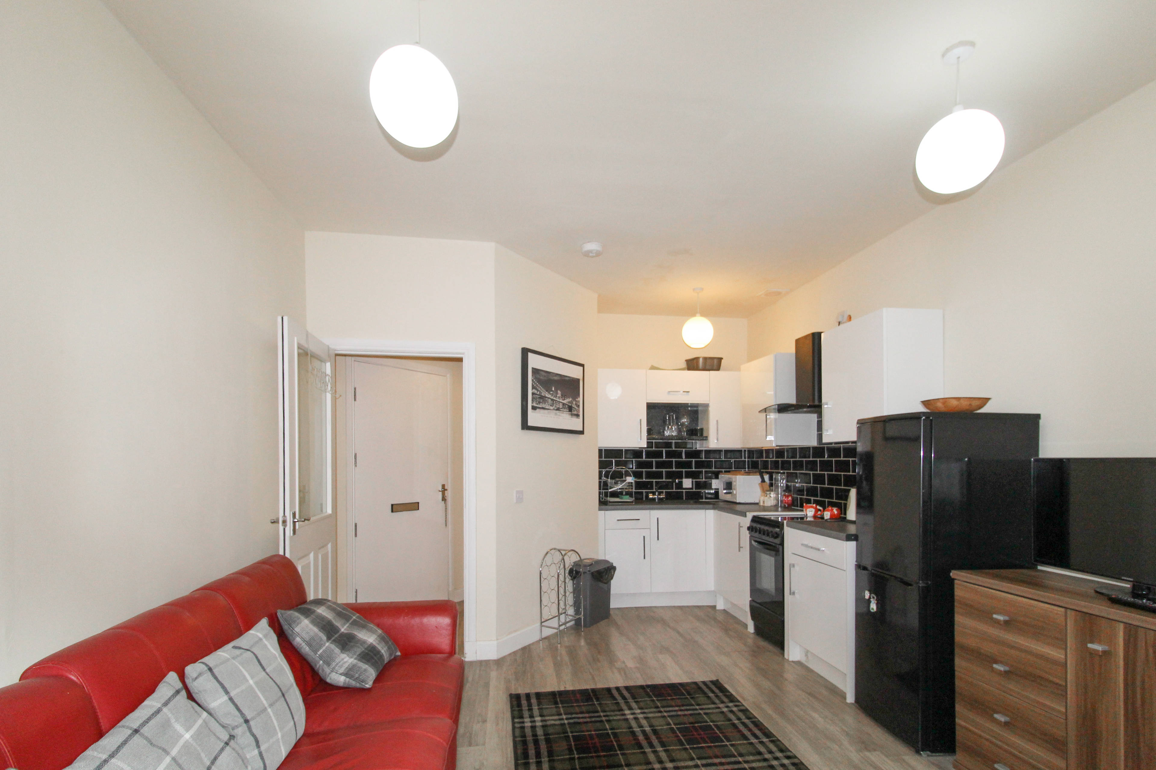Lounge / Kitchen