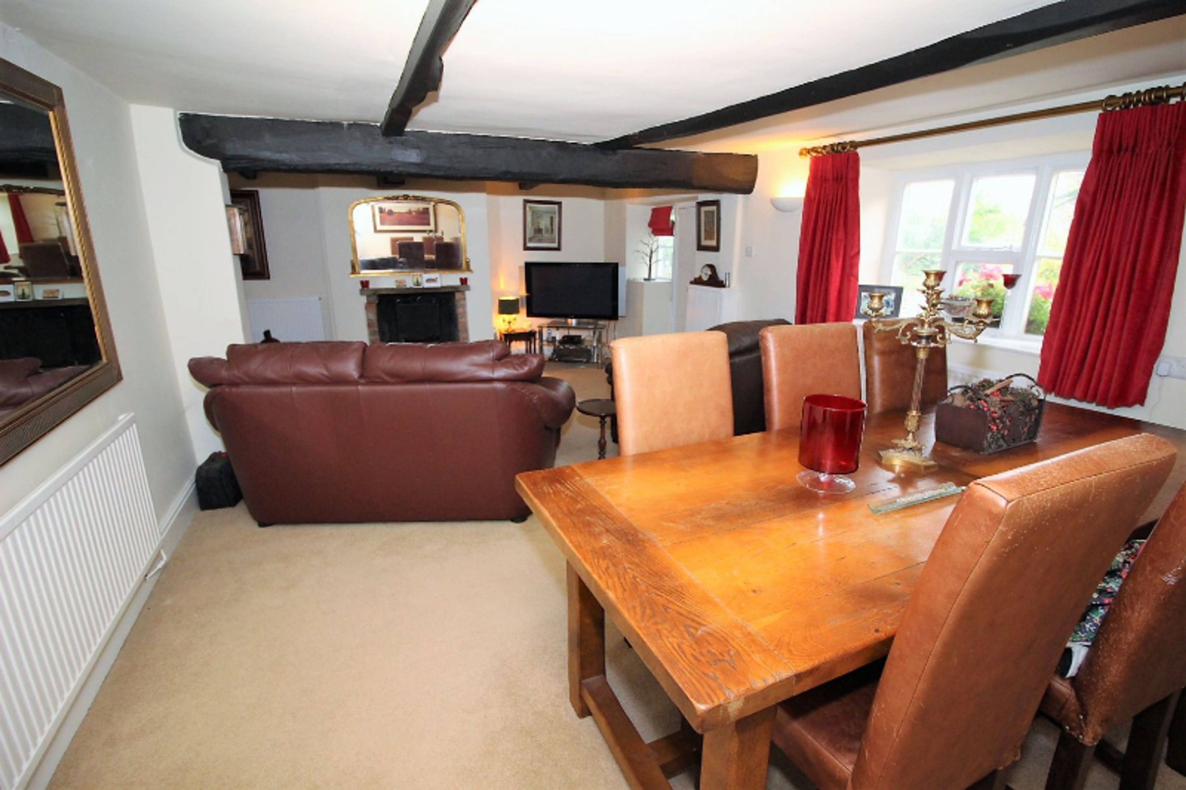 Lounge/Dining Room
