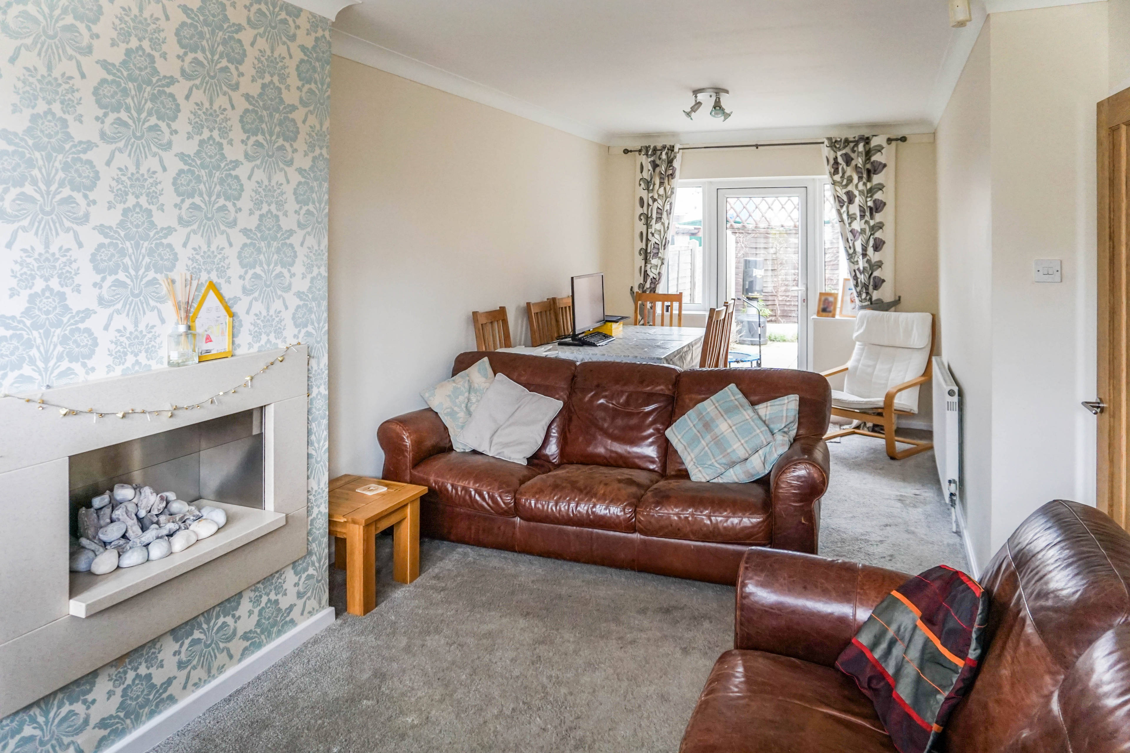 Lounge/Dining Room