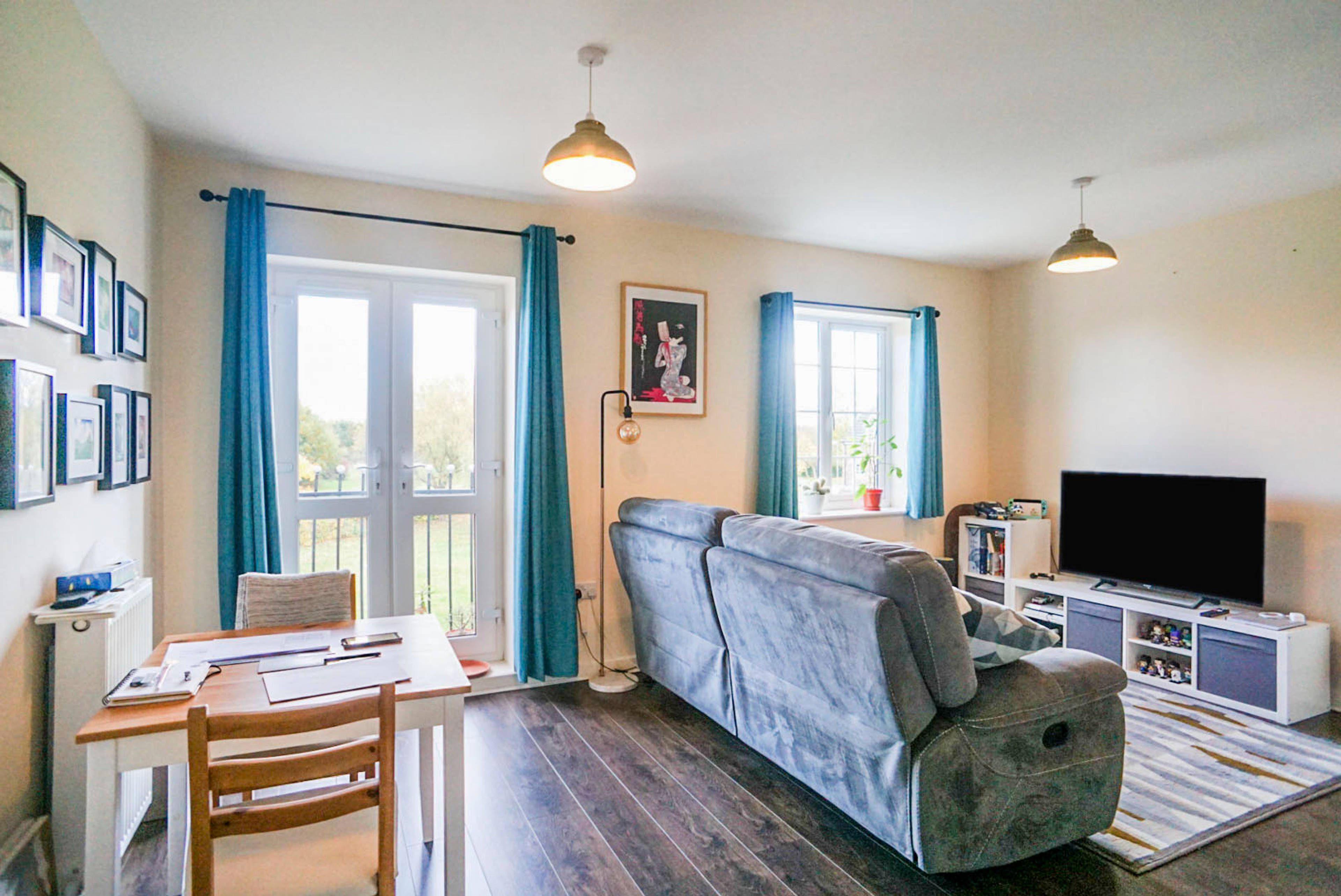 Lounge/Dining Room