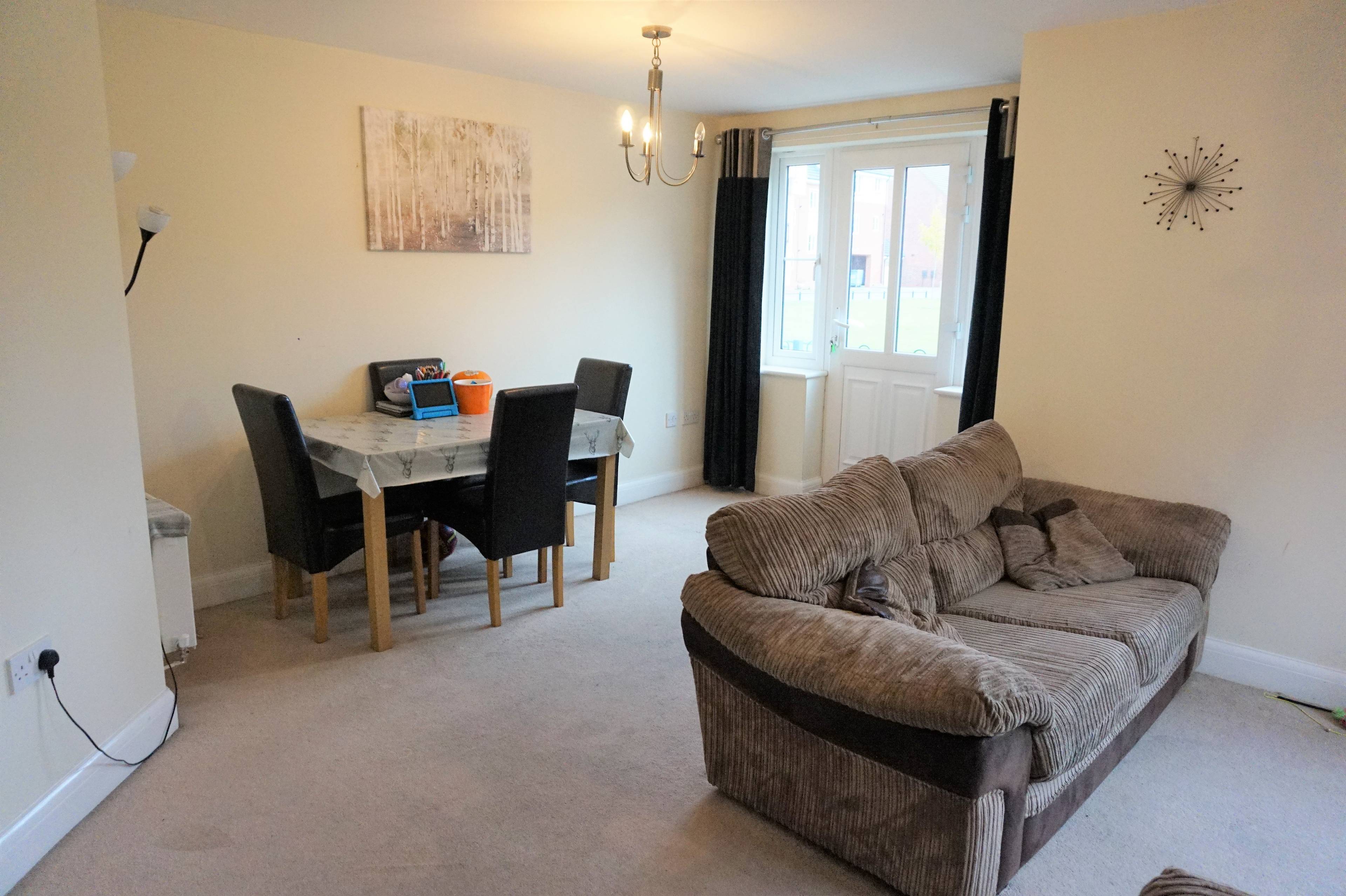 Lounge/Dining Room