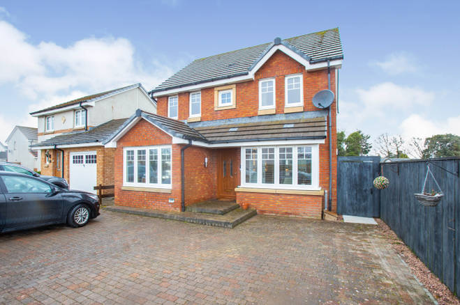 5 bedroom detached house for sale in Rires Road, Leuchars, KY16 0EE