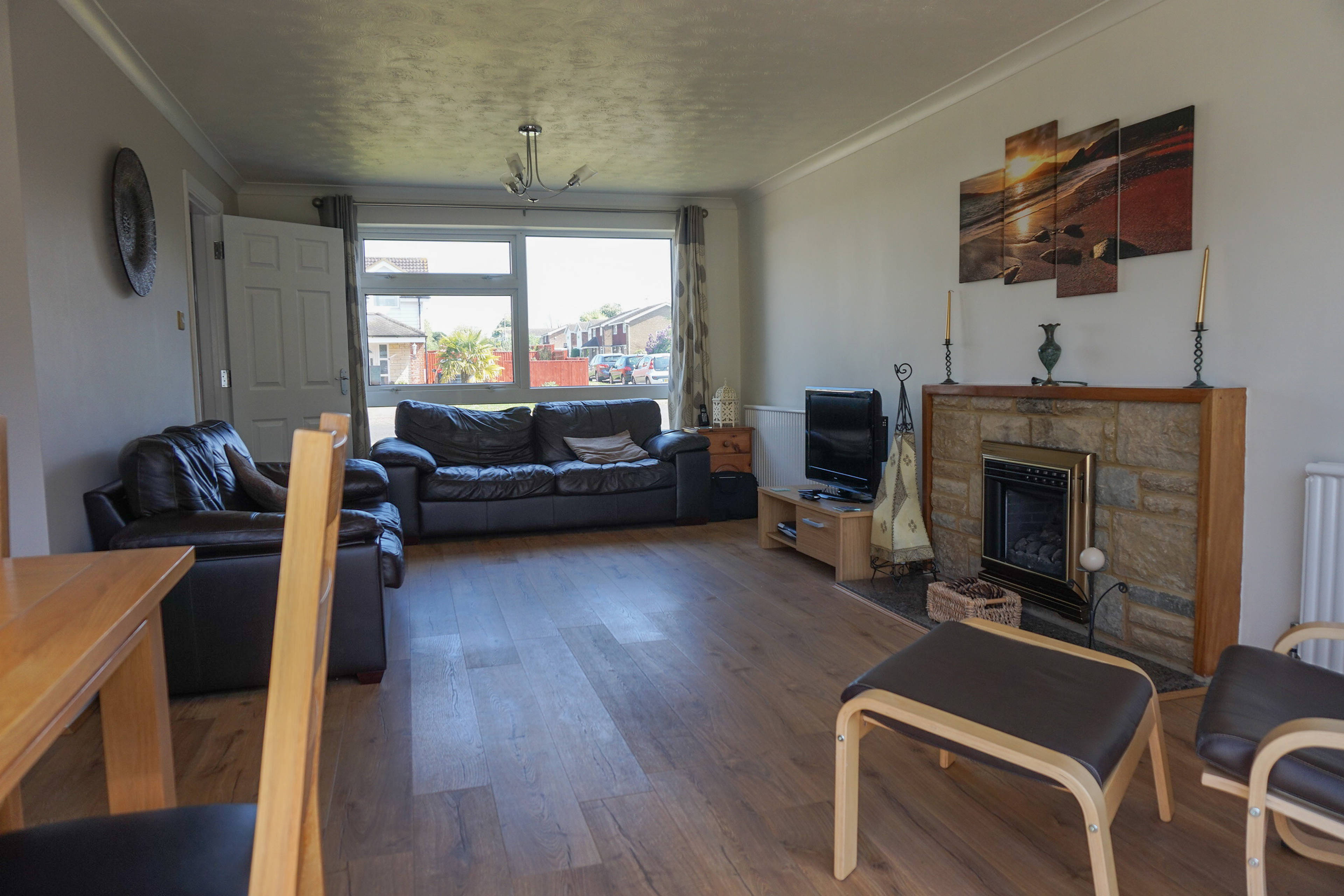 Lounge/Dining Room
