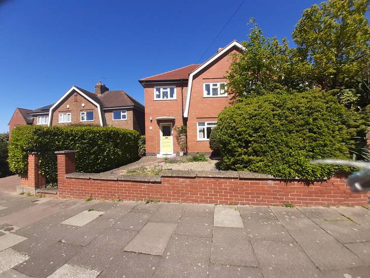 3 bedroom semi-detached house