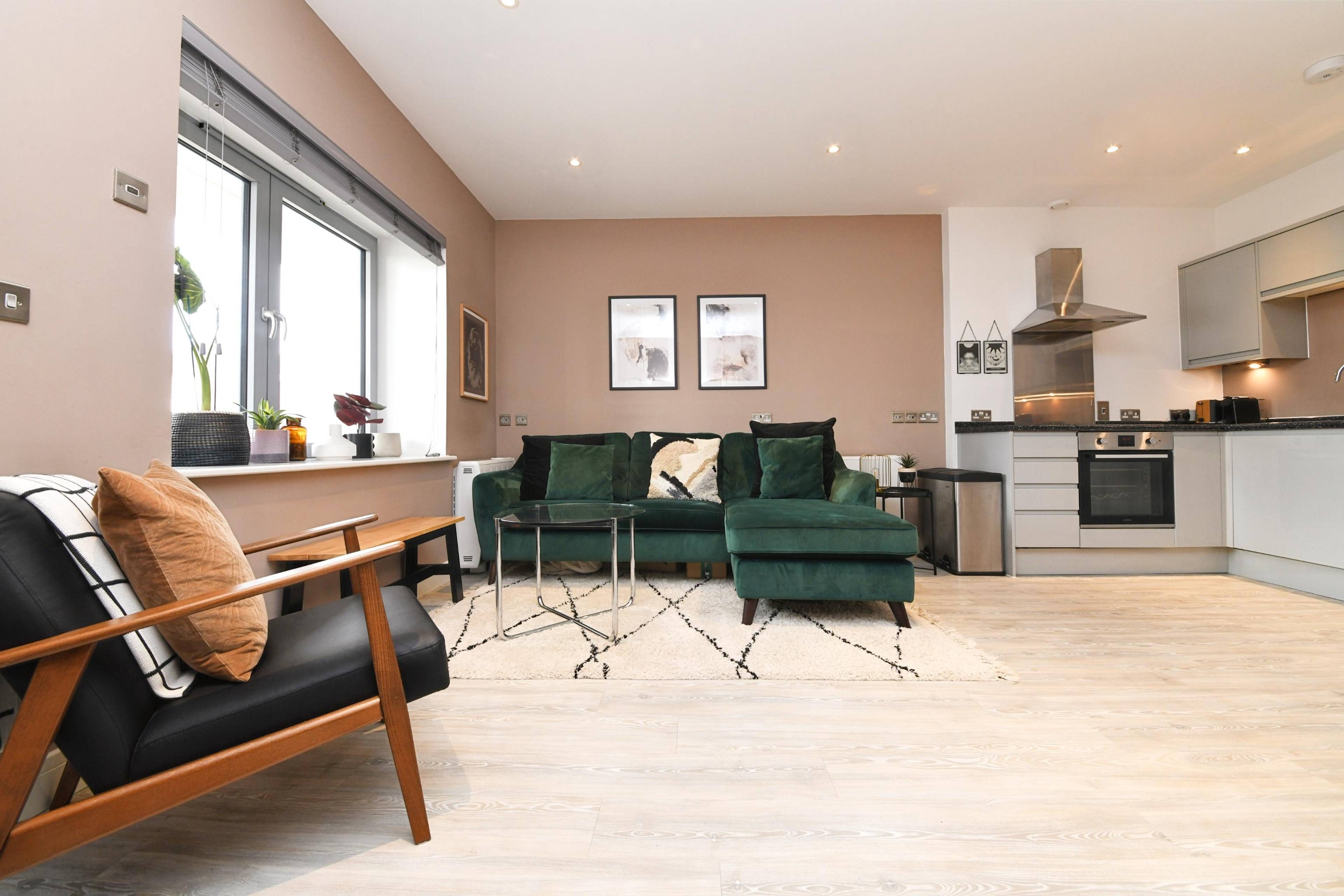 Lounge / Kitchen