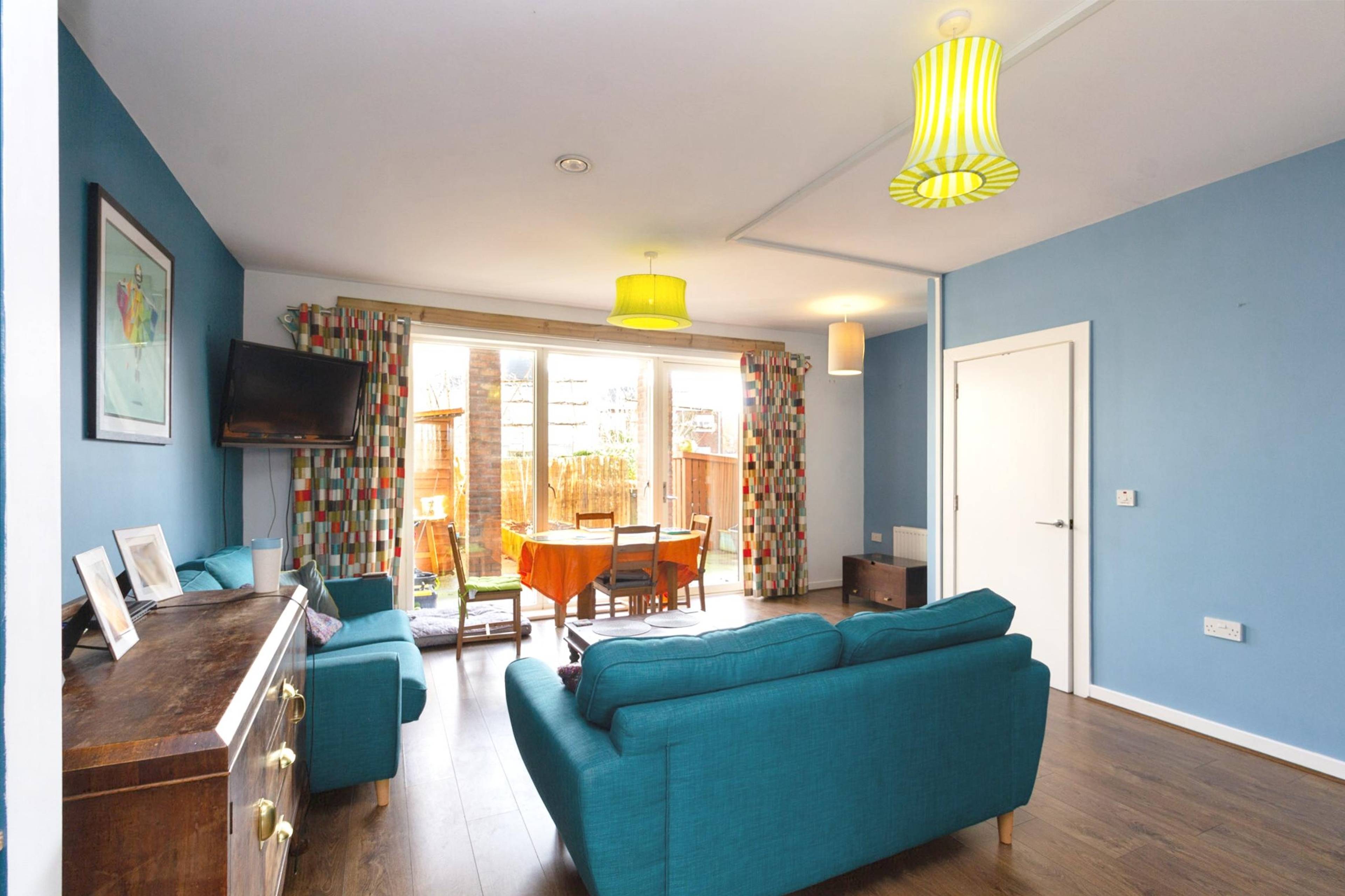Lounge/Dining Room