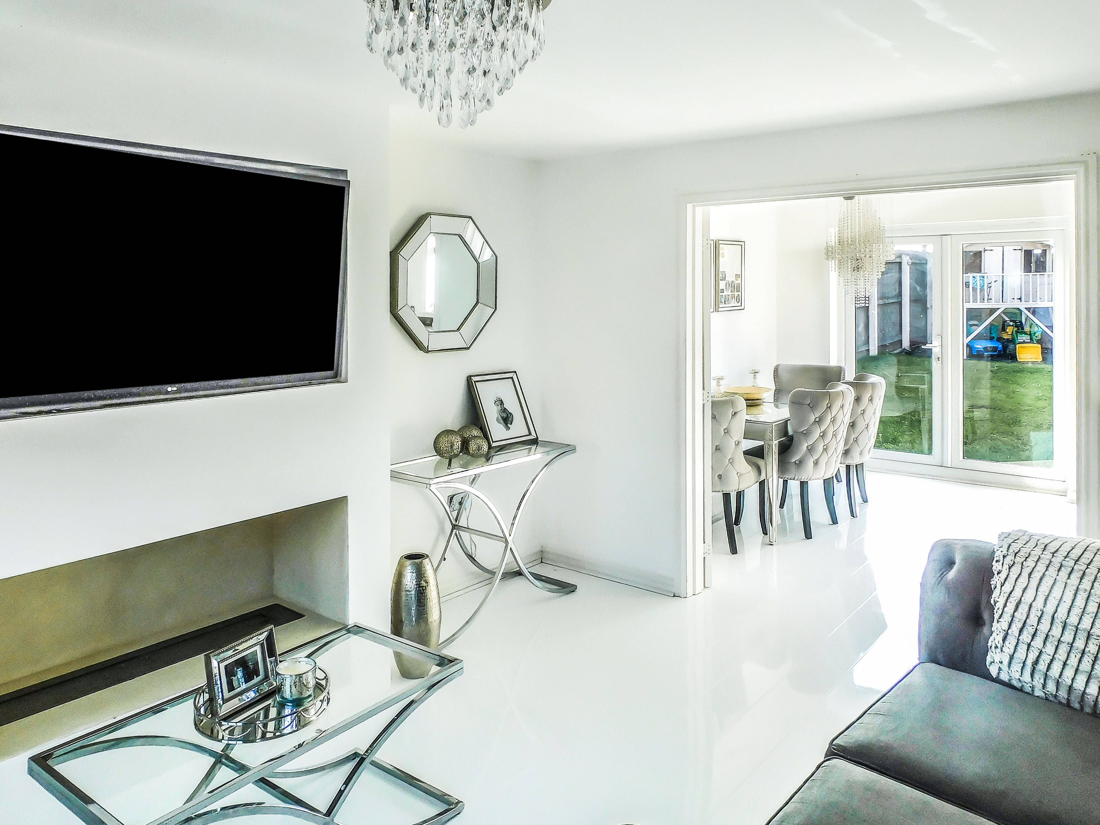 Lounge/Dining Room
