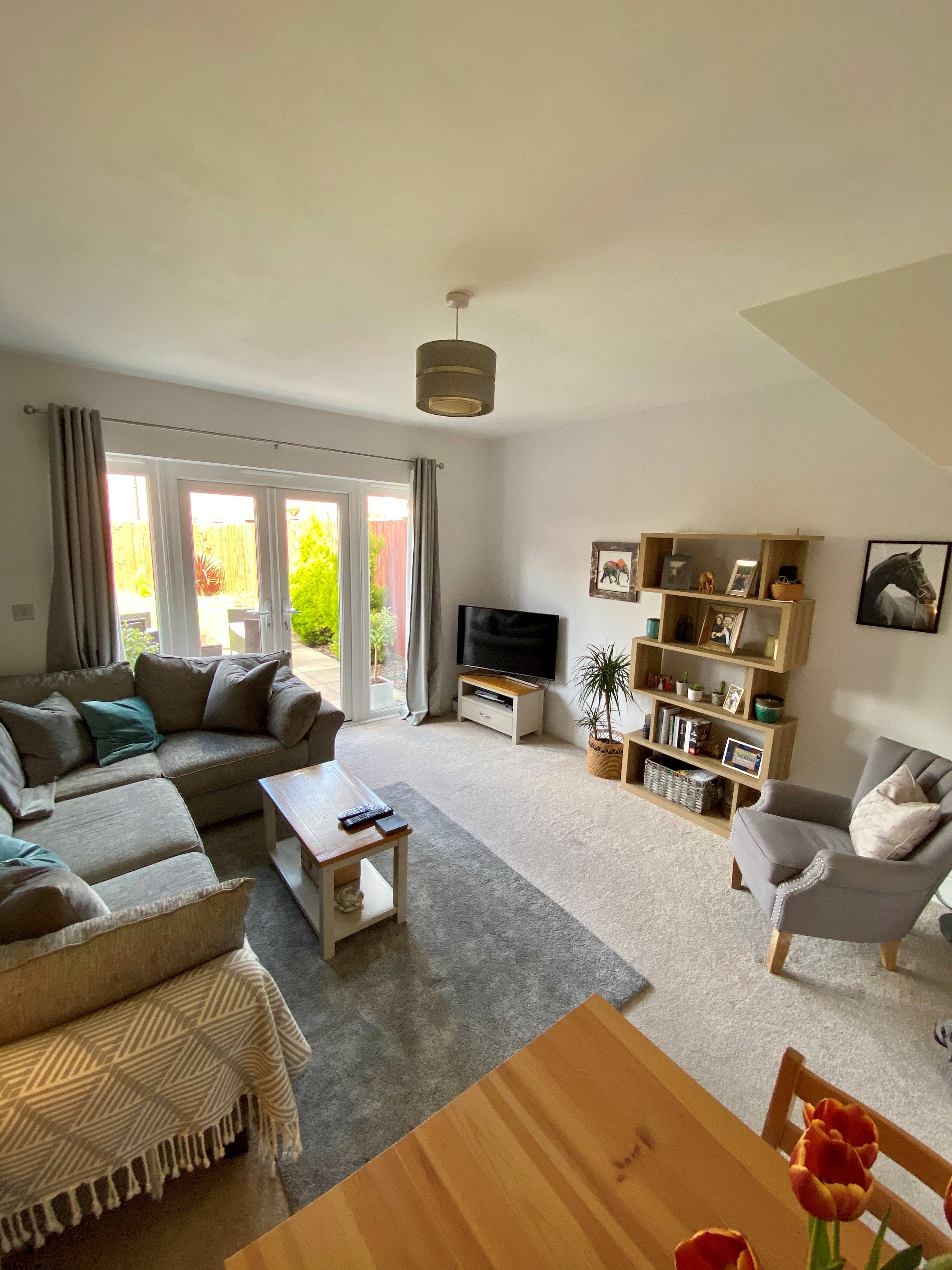 Lounge/Dining Room
