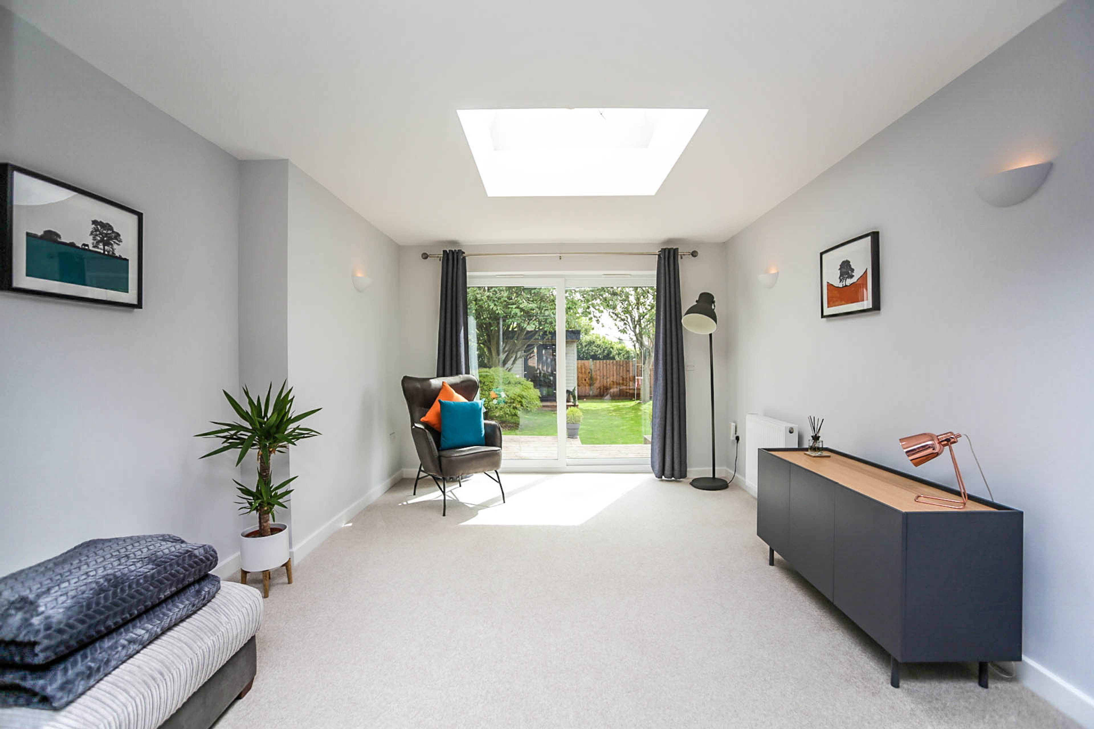 Lounge/Dining Room