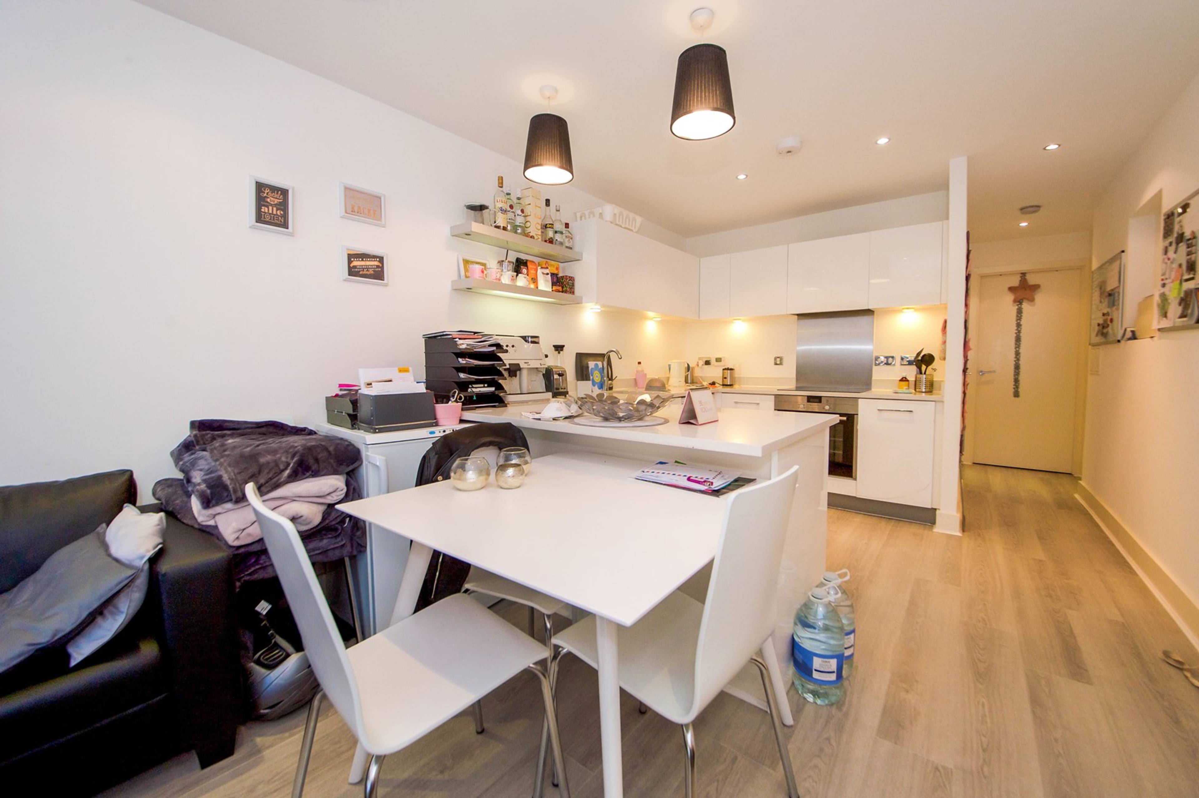 Lounge / Kitchen