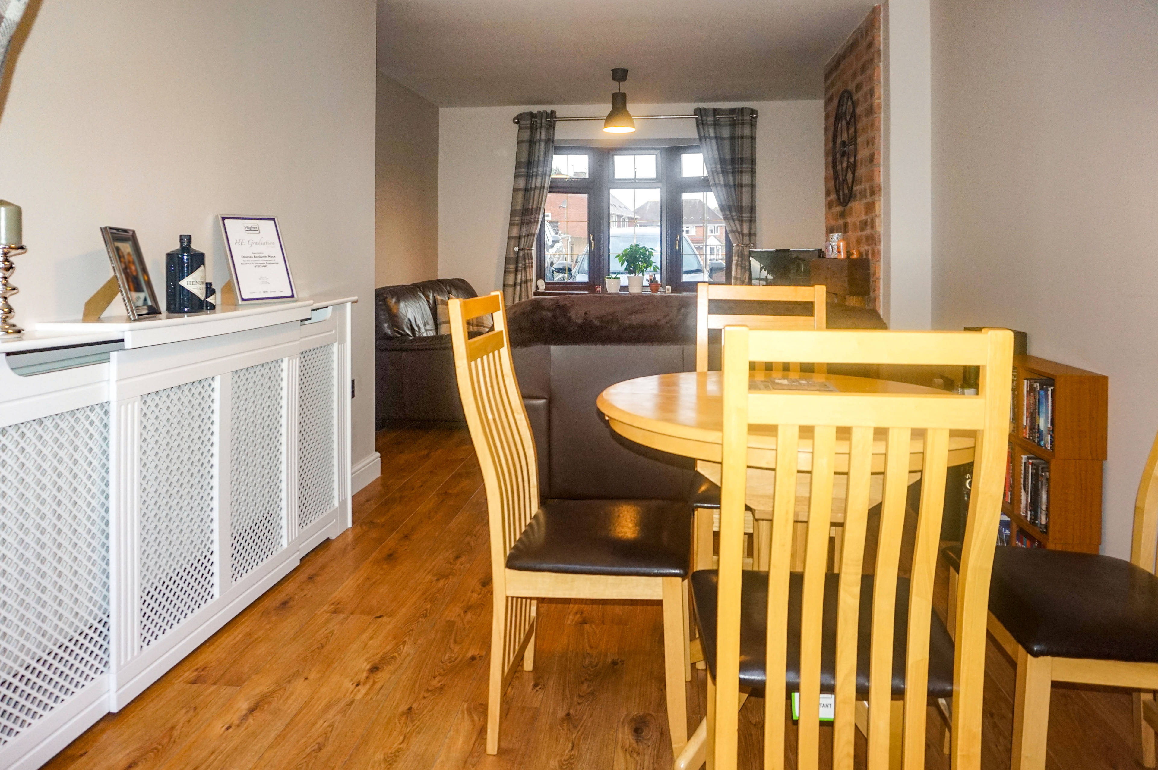 Lounge/Dining Room